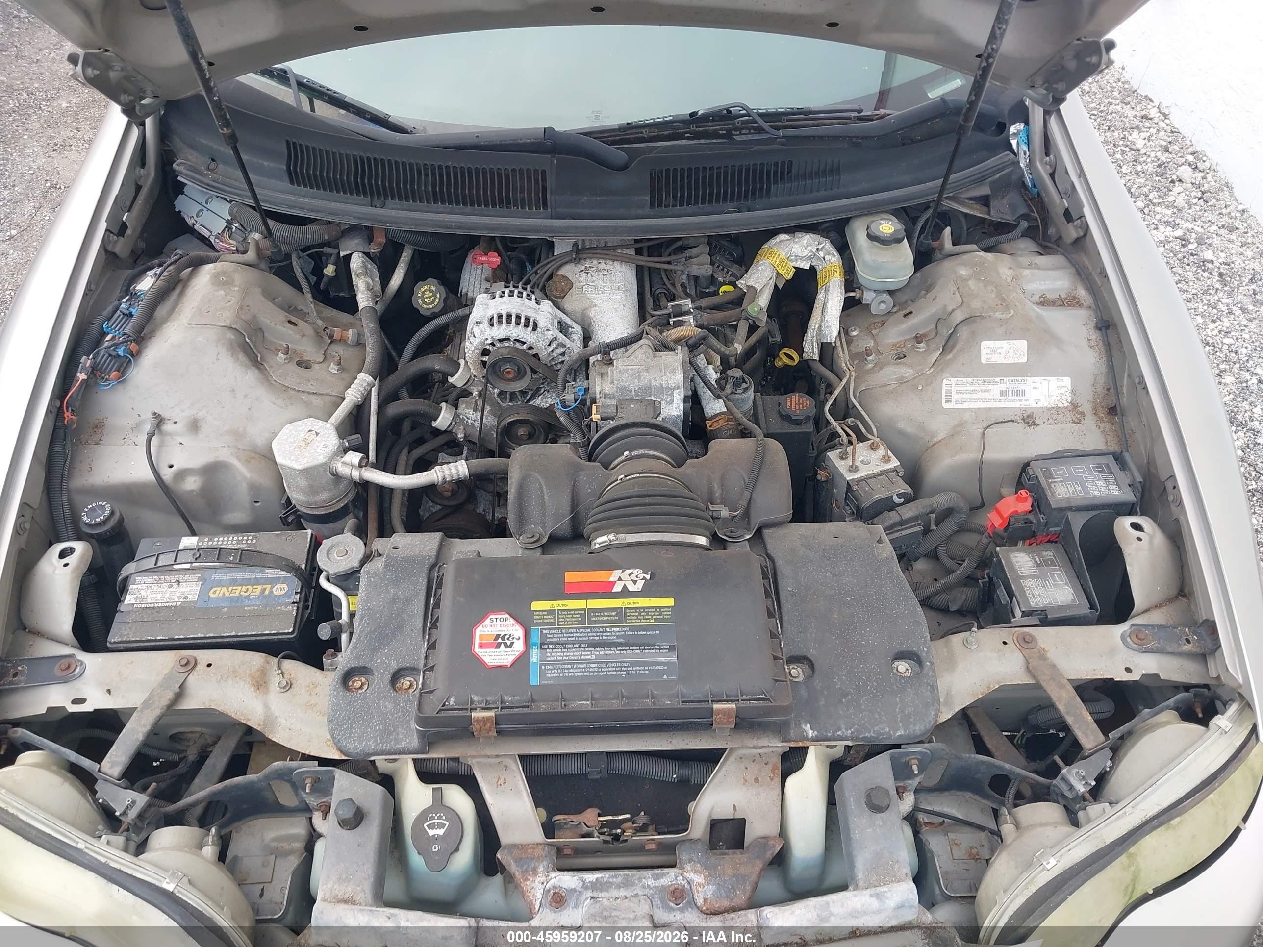 2002 Chevrolet Camaro   Beige vin: 2G1FP22K522136344