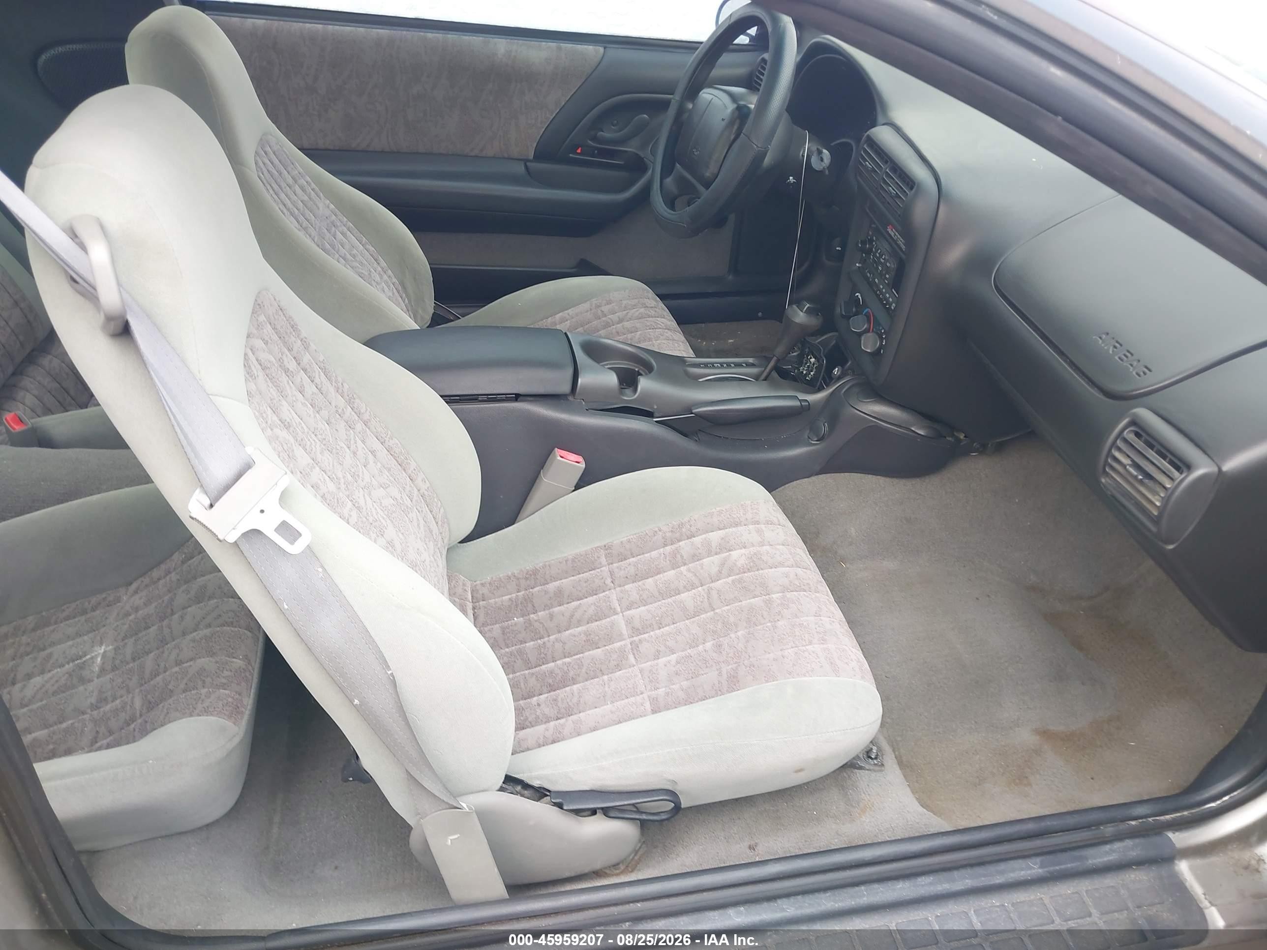 2002 Chevrolet Camaro   Beige vin: 2G1FP22K522136344