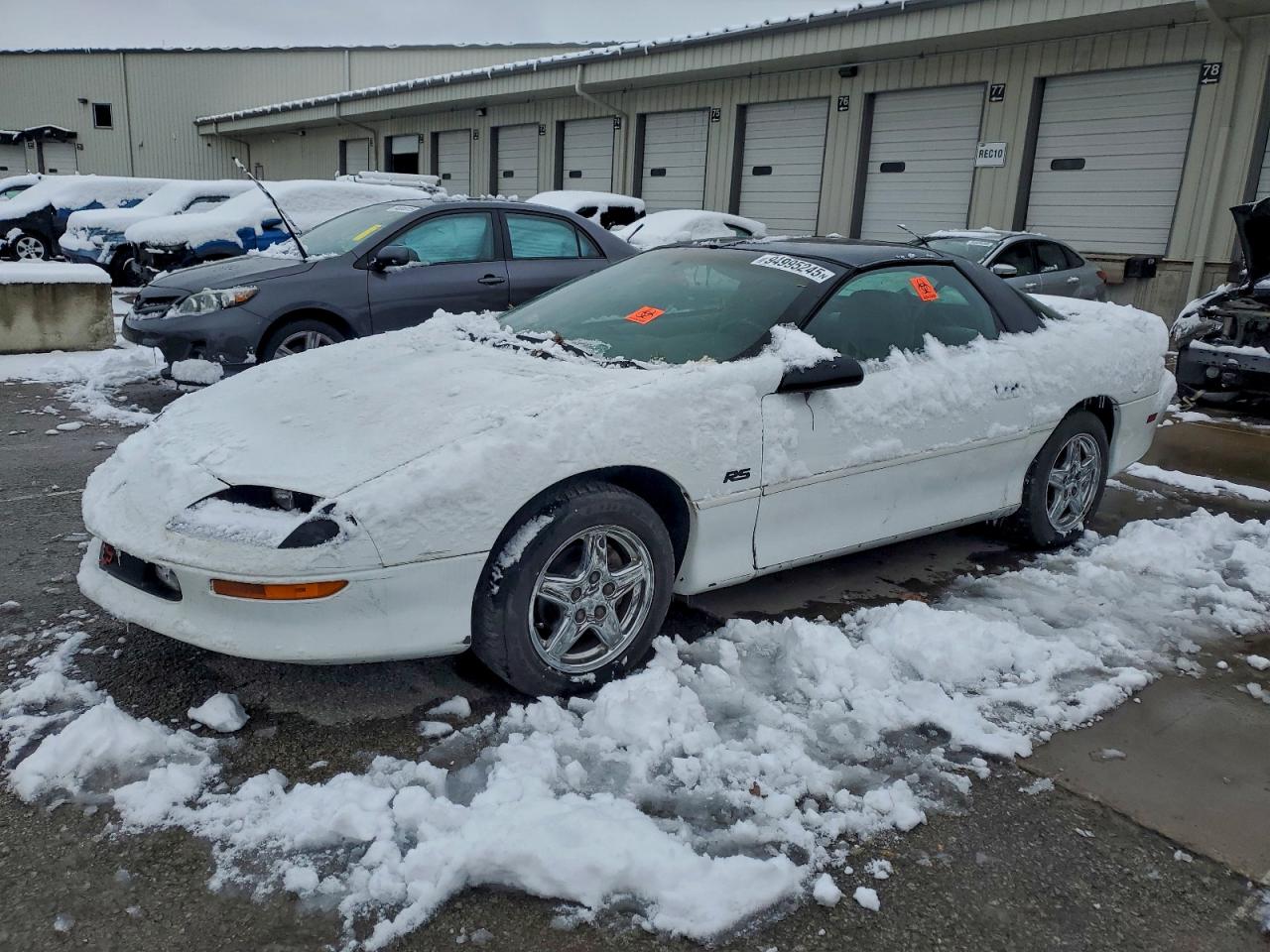 1997 Chevrolet Camaro Base White vin: 2G1FP22K5V2127003