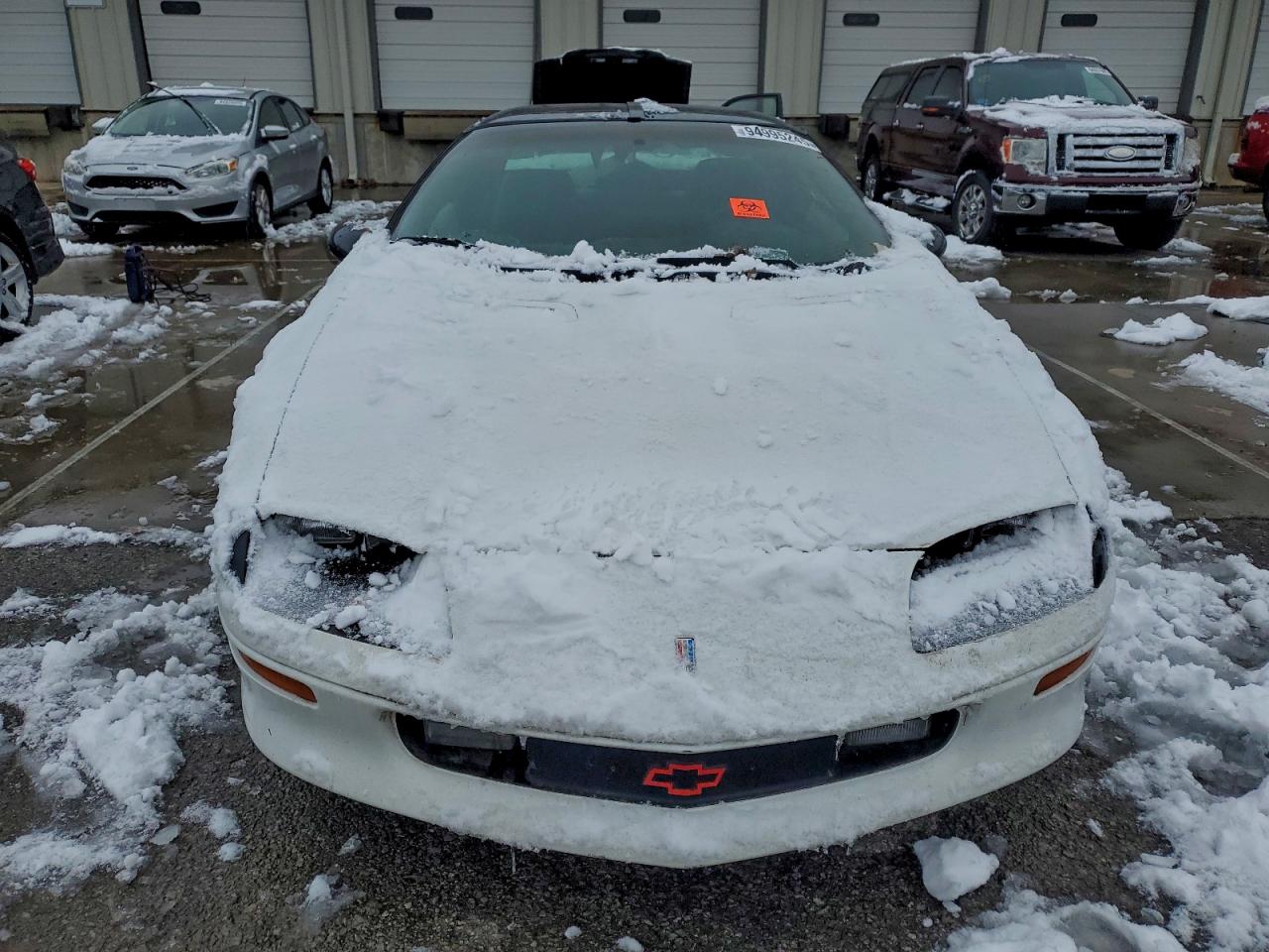 1997 Chevrolet Camaro Base White vin: 2G1FP22K5V2127003