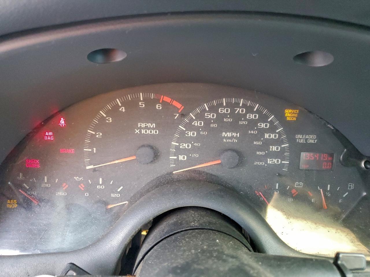 1997 Chevrolet Camaro Base White vin: 2G1FP22K5V2127003
