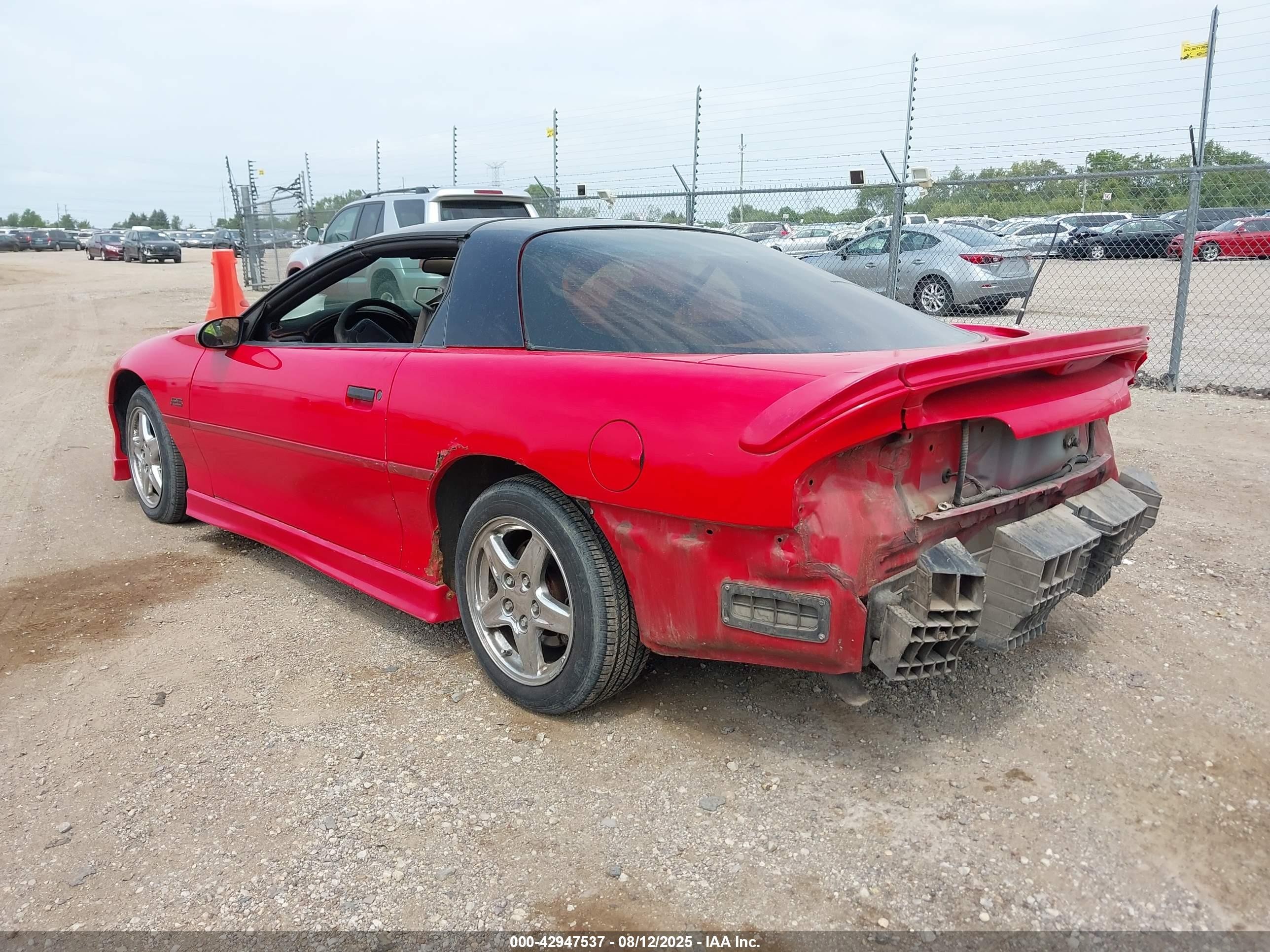 1997 Chevrolet Camaro Rs Red vin: 2G1FP22K6V2115989