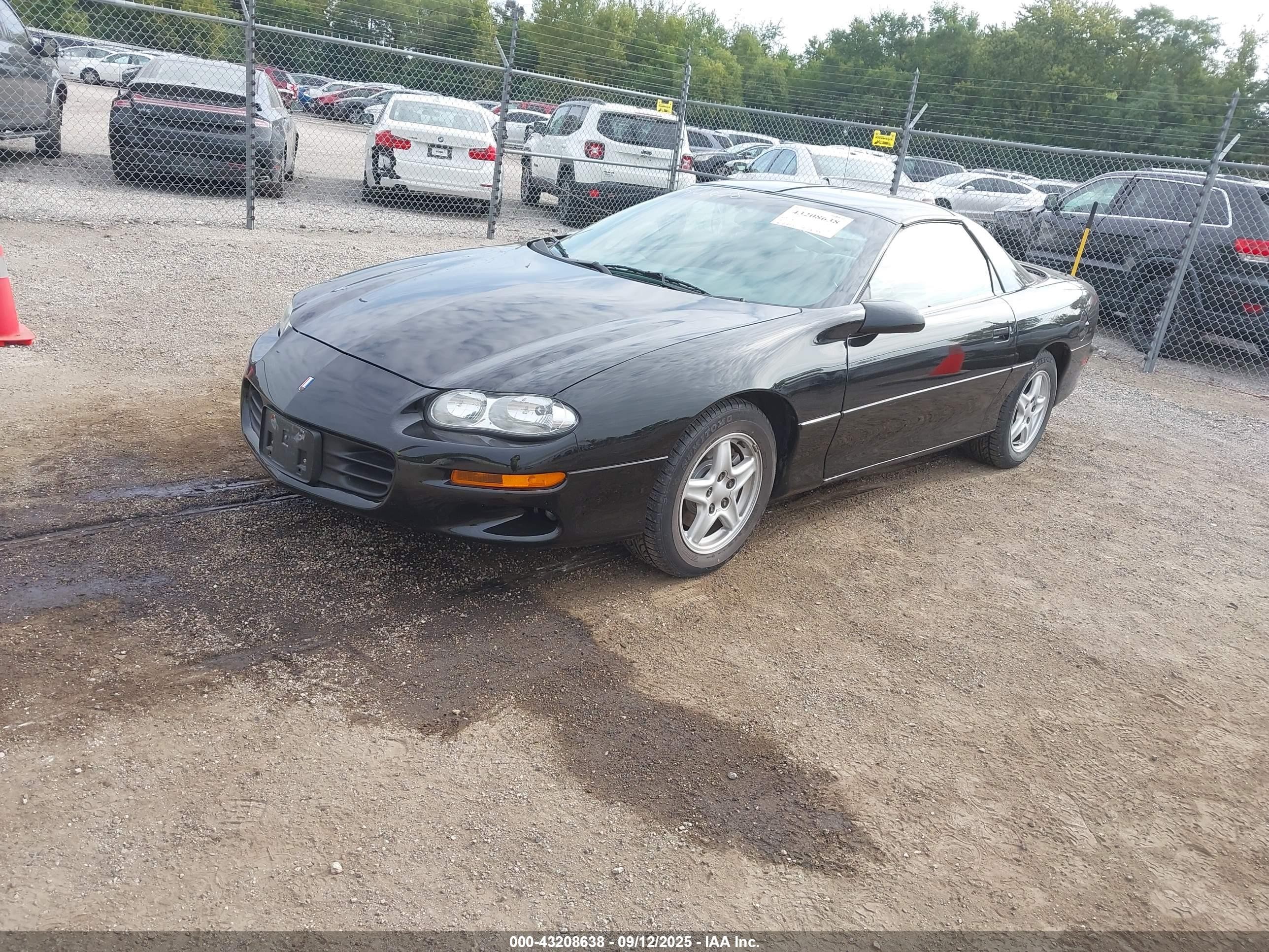 1998 Chevrolet Camaro   Черный vin: 2G1FP22K6W2139713