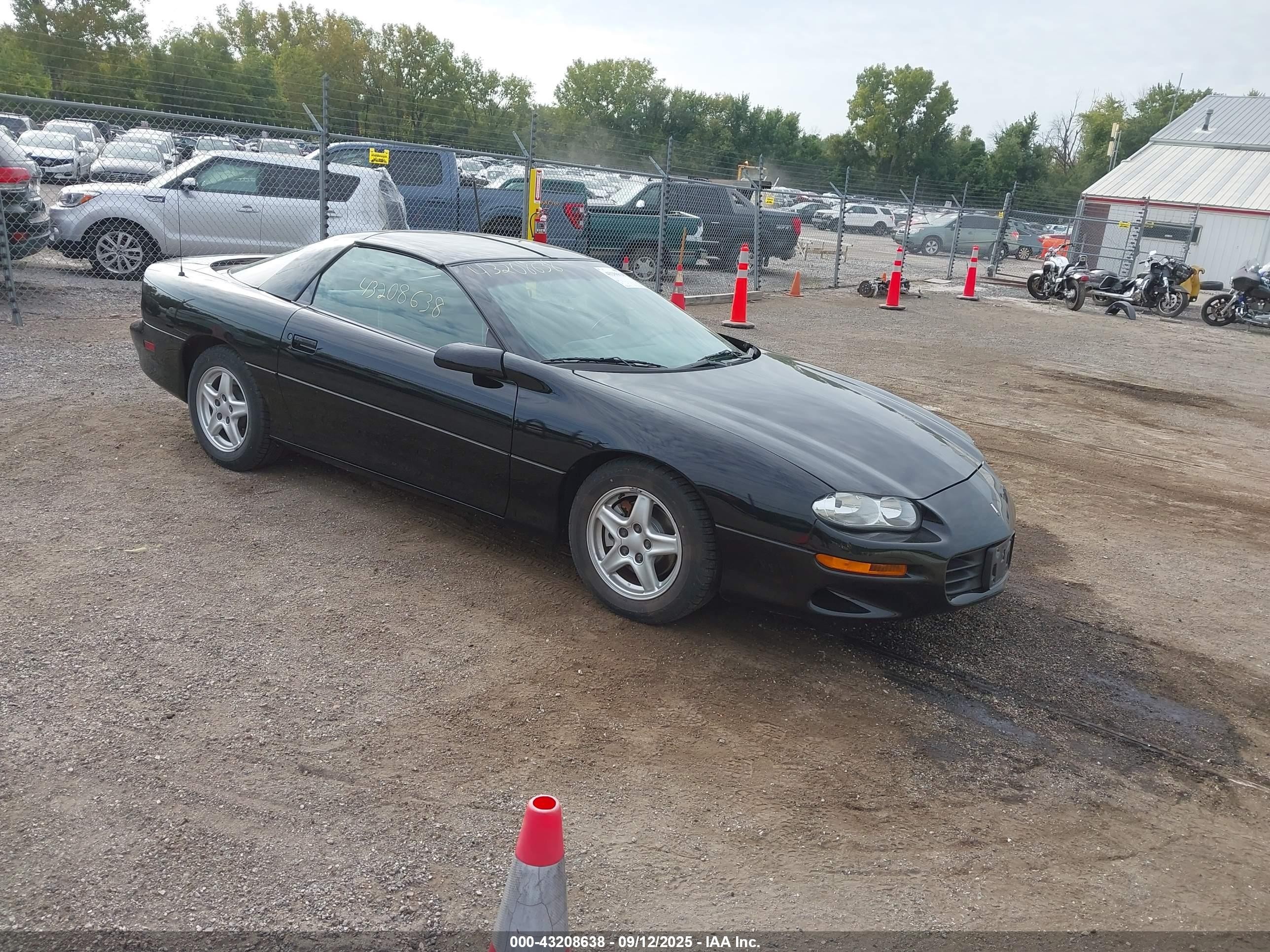 1998 Chevrolet Camaro   Черный vin: 2G1FP22K6W2139713