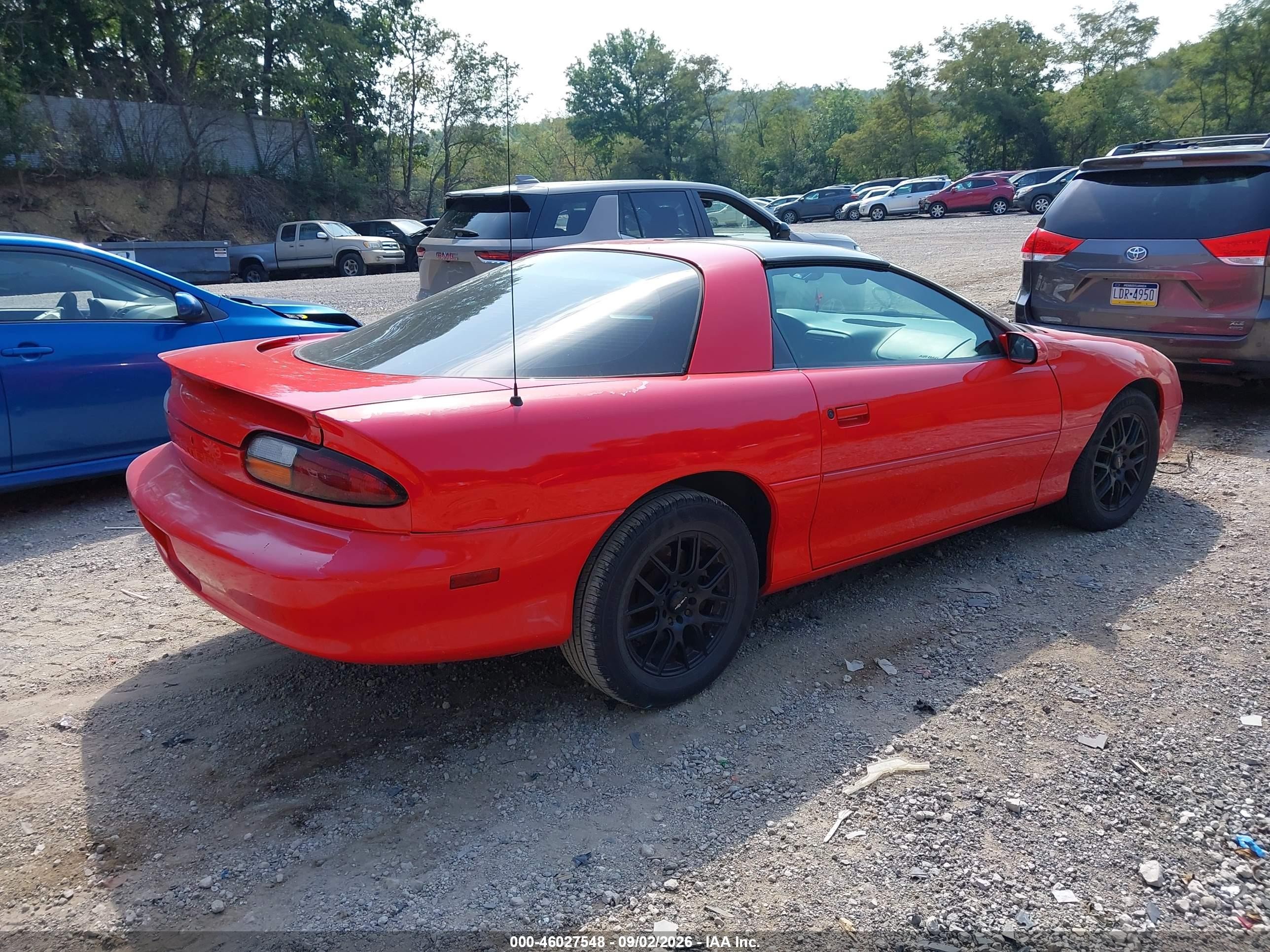 2001 Chevrolet Camaro   Красный vin: 2G1FP22K712150132