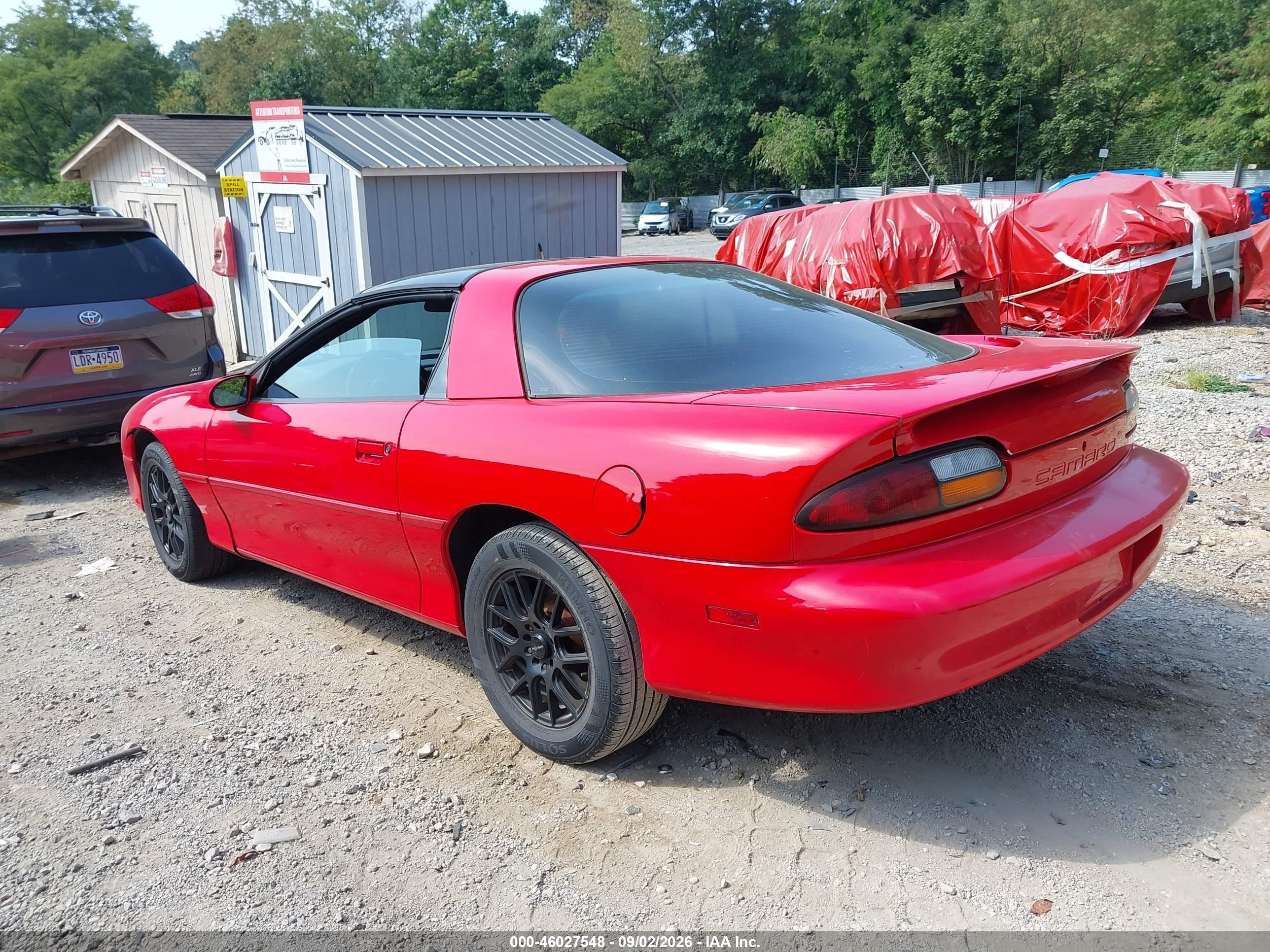 2001 Chevrolet Camaro   Красный vin: 2G1FP22K712150132