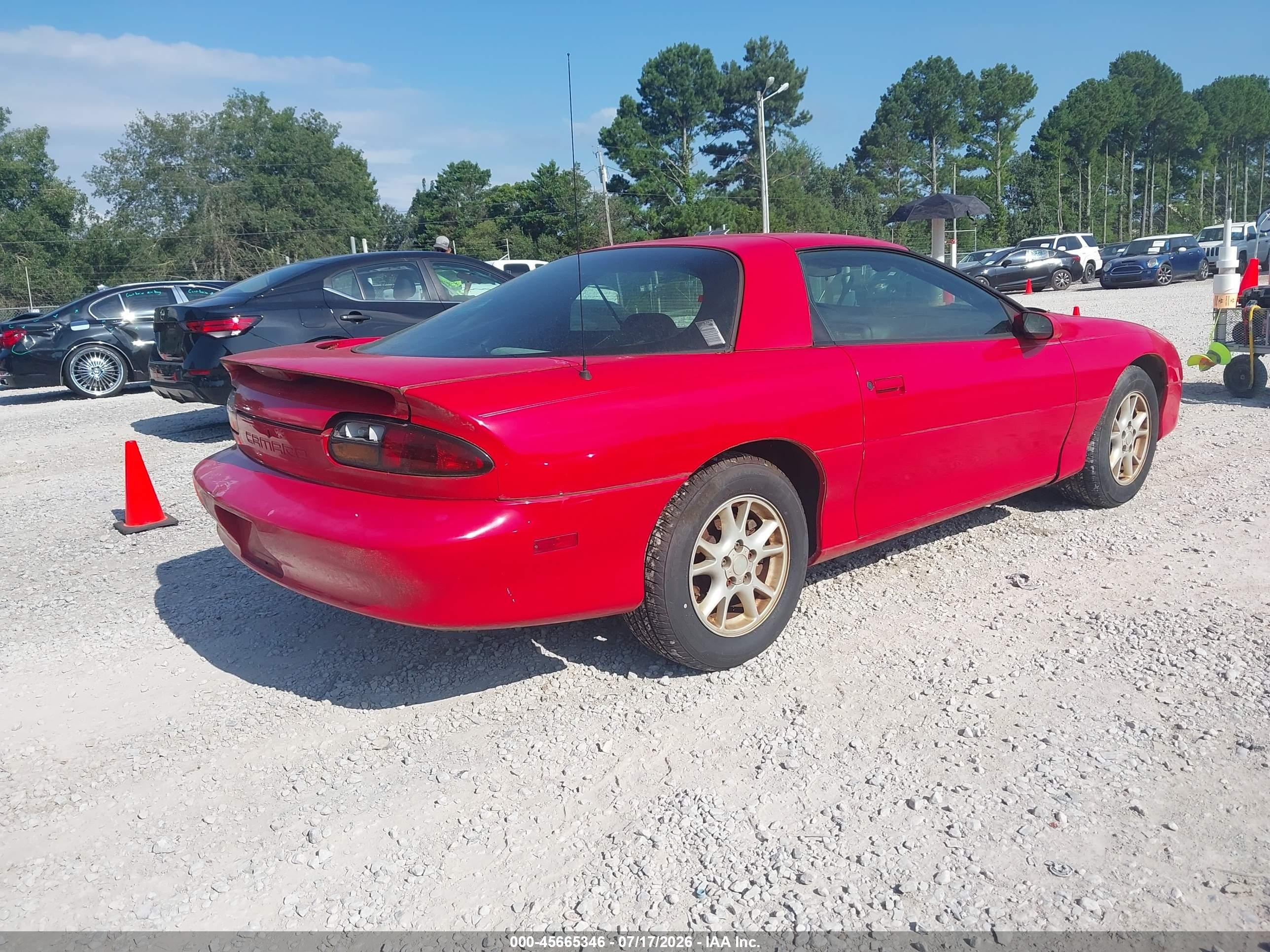 2002 Chevrolet Camaro   Red vin: 2G1FP22K722110926