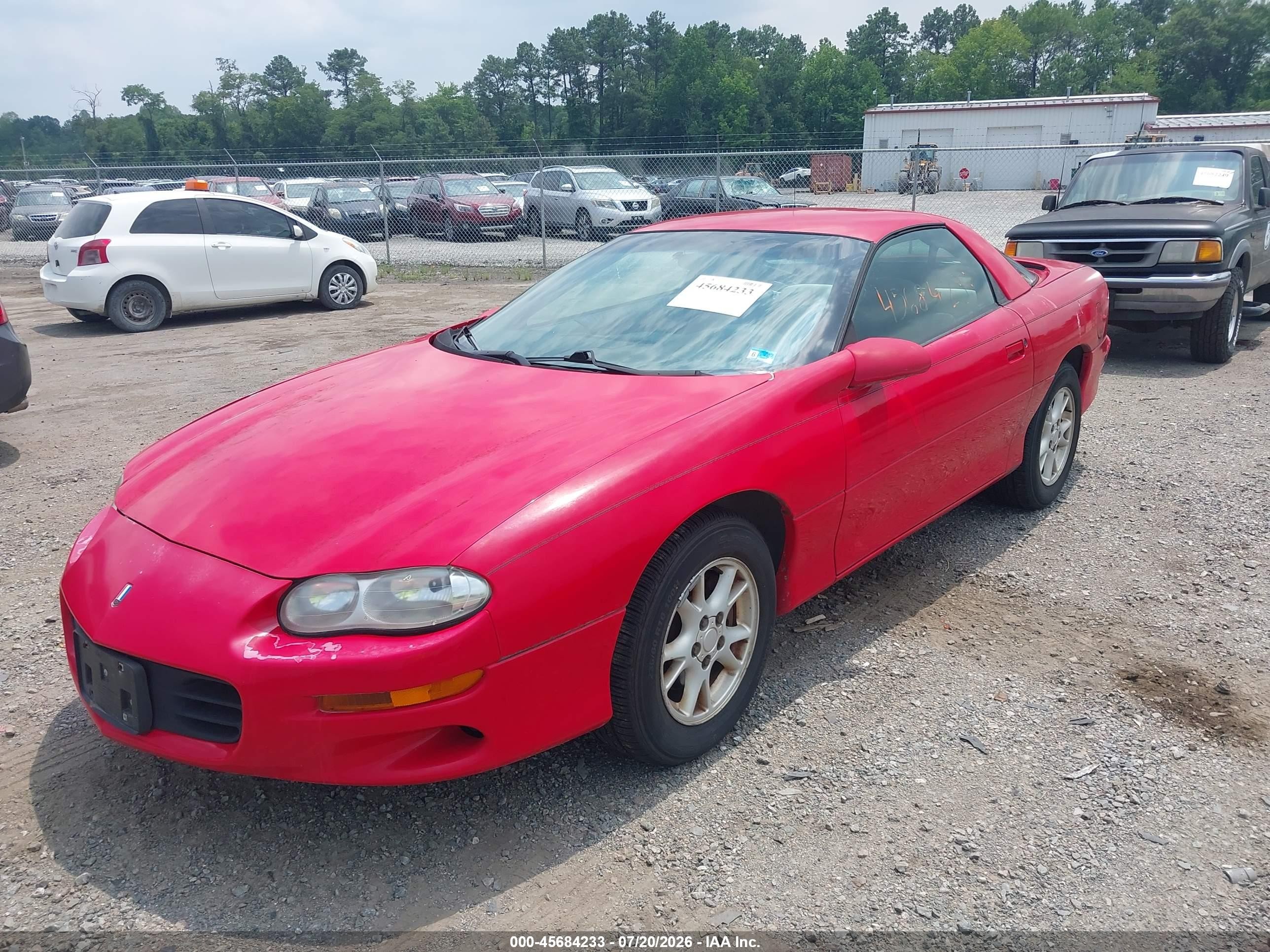2002 Chevrolet Camaro   Red vin: 2G1FP22K722145823