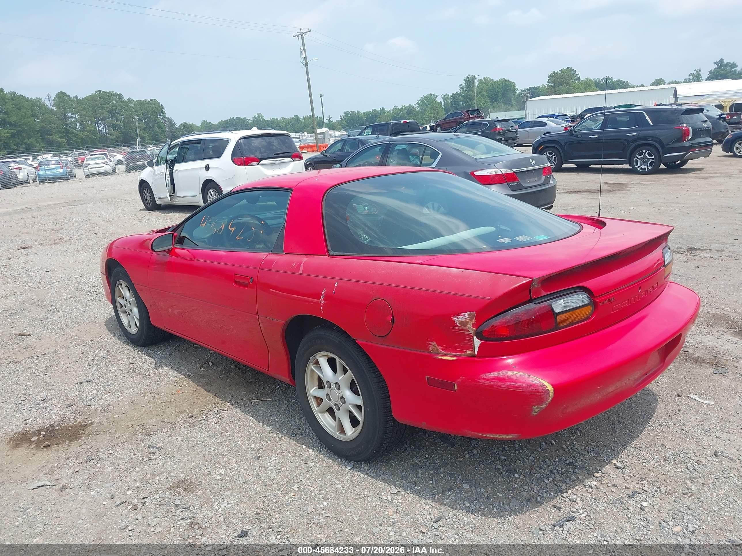2002 Chevrolet Camaro   Red vin: 2G1FP22K722145823