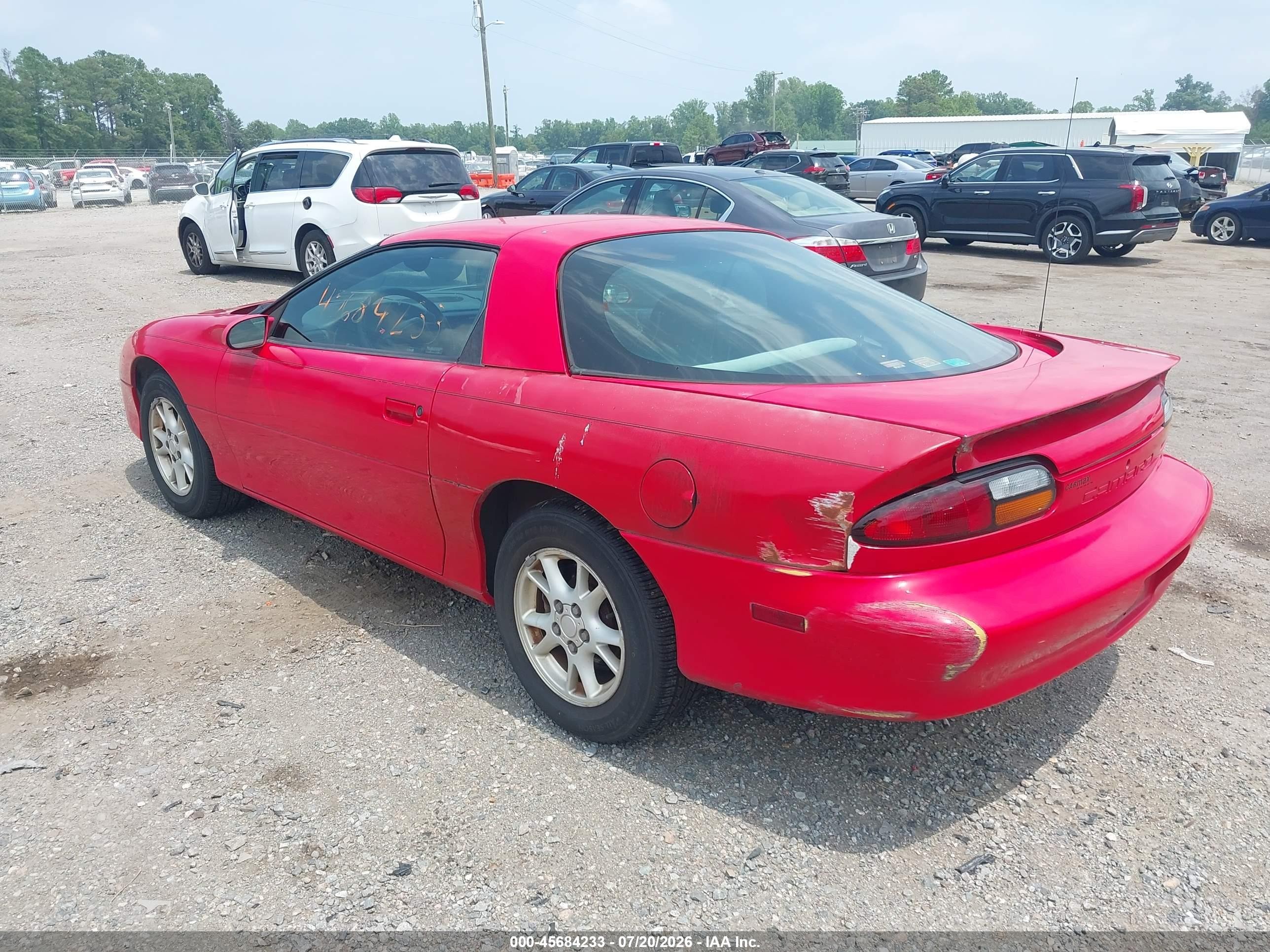 2002 Chevrolet Camaro   Red vin: 2G1FP22K722145823