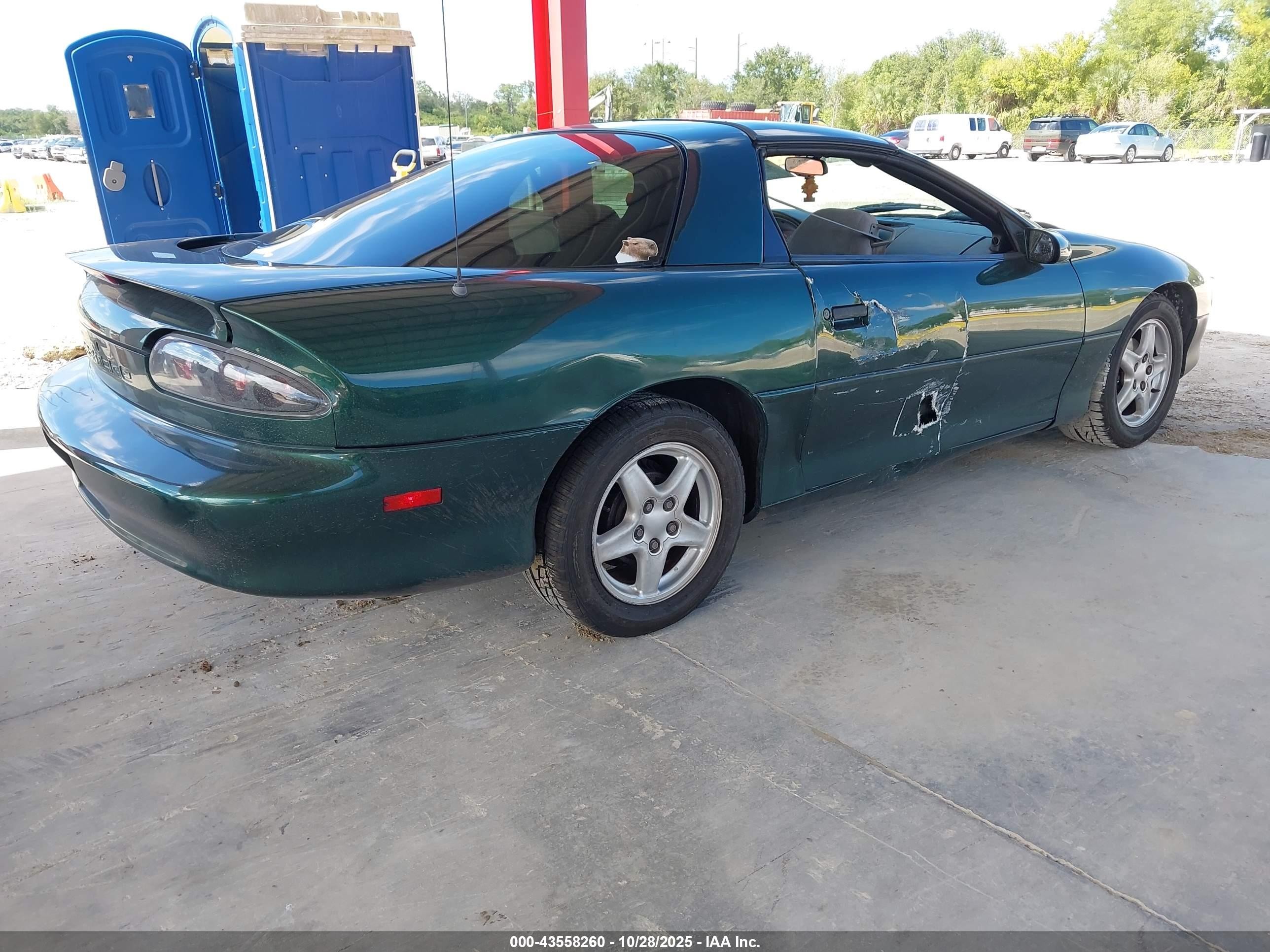 1997 Chevrolet Camaro   Green vin: 2G1FP22K7V2126712