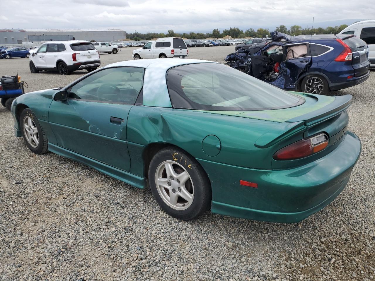 1997 Chevrolet Camaro Base Green vin: 2G1FP22K7V2136186