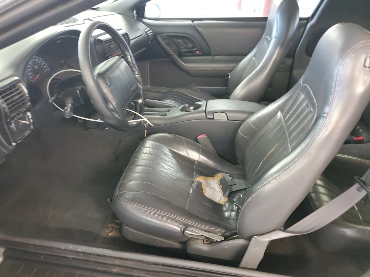 1998 Chevrolet Camaro Серебряный vin: 2G1FP22K7W2108857