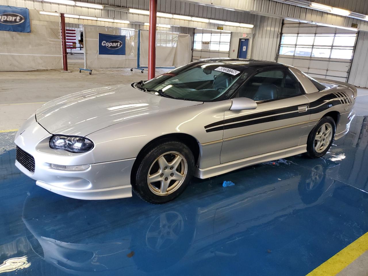 1998 Chevrolet Camaro Серебряный vin: 2G1FP22K7W2108857