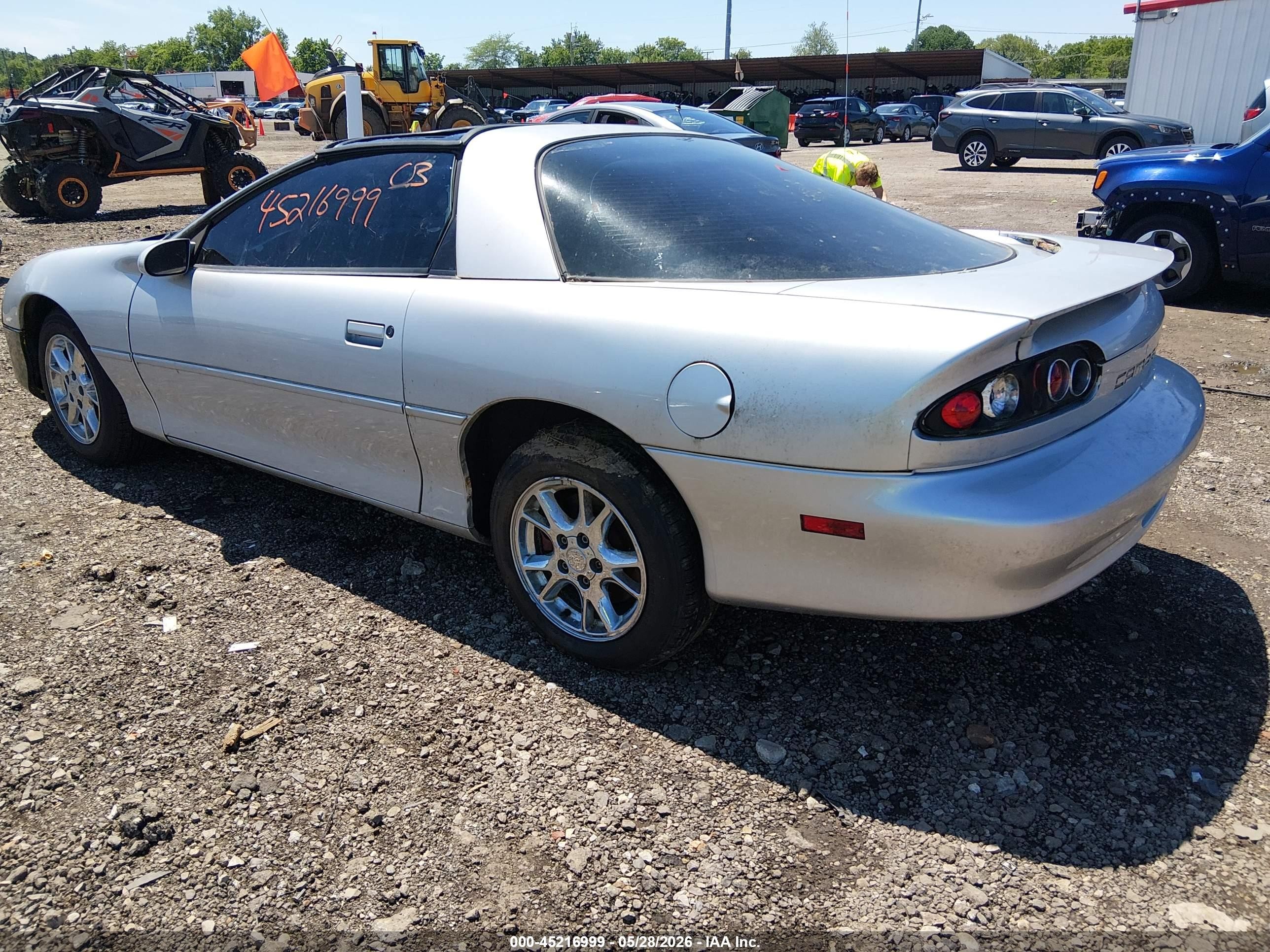 2002 Chevrolet Camaro   Silver vin: 2G1FP22K922146701