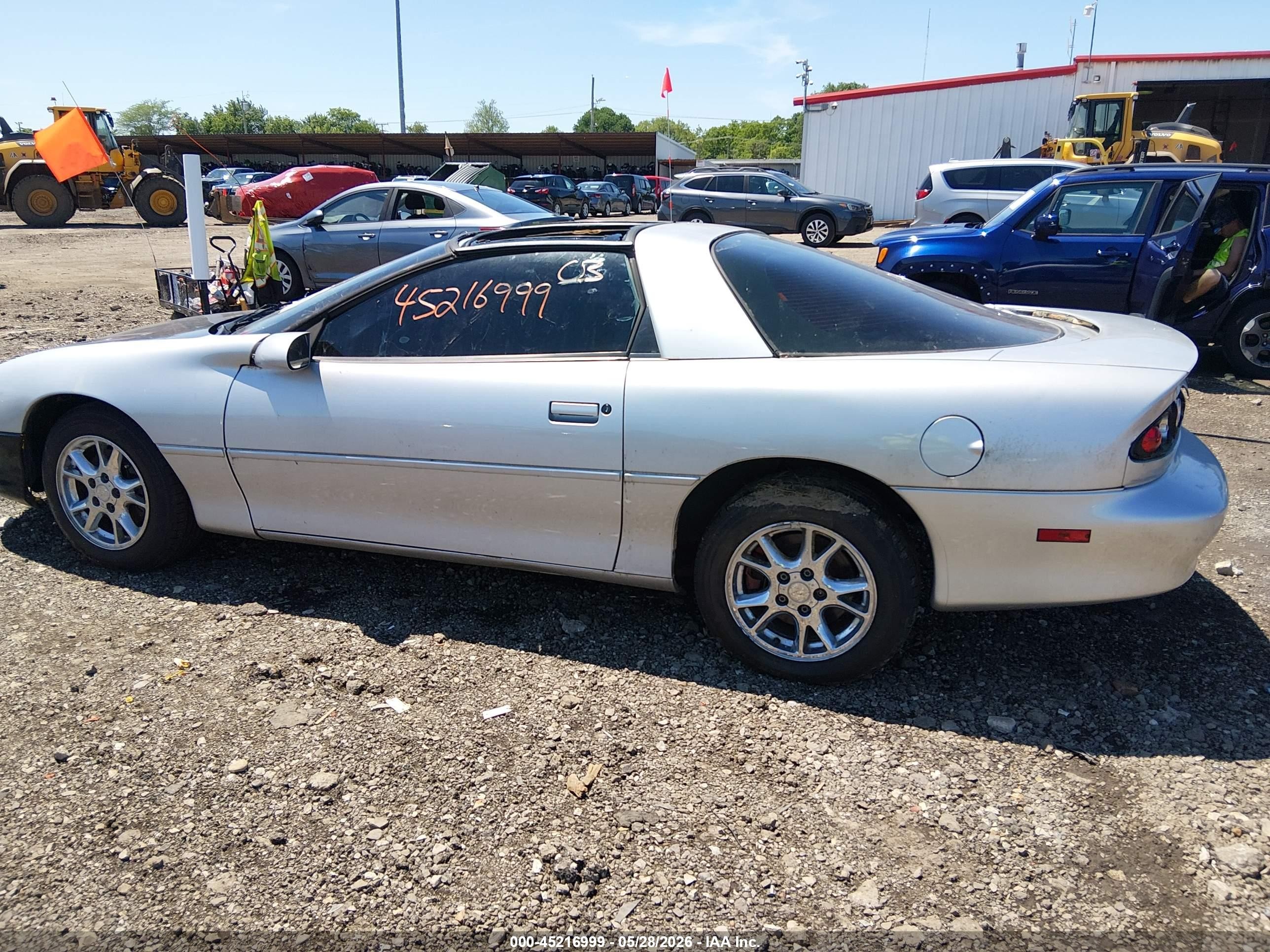2002 Chevrolet Camaro   Silver vin: 2G1FP22K922146701