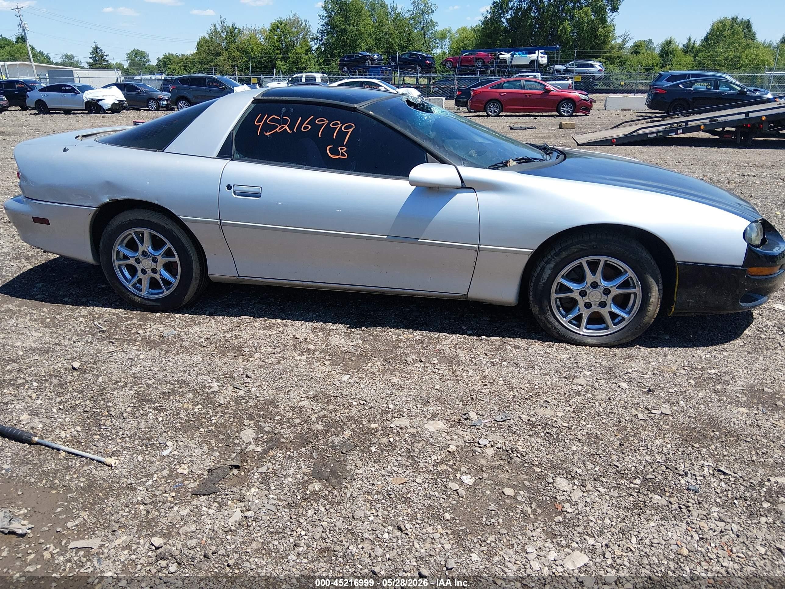 2002 Chevrolet Camaro   Silver vin: 2G1FP22K922146701