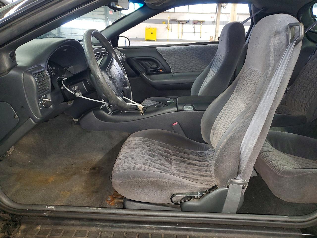 1997 Chevrolet Camaro Base Black vin: 2G1FP22K9V2140689