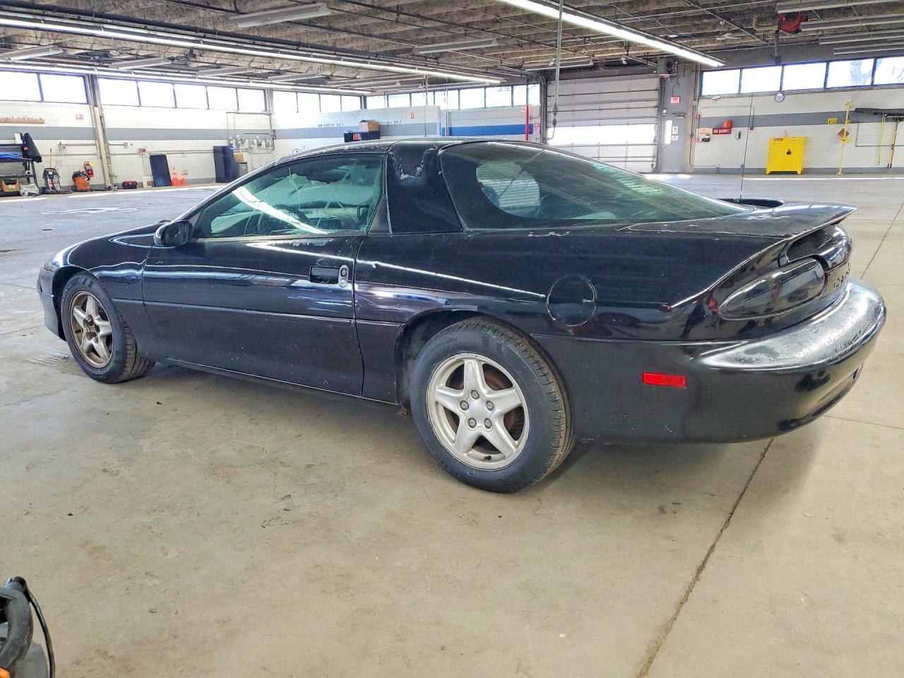 1997 Chevrolet Camaro Base Black vin: 2G1FP22K9V2140689