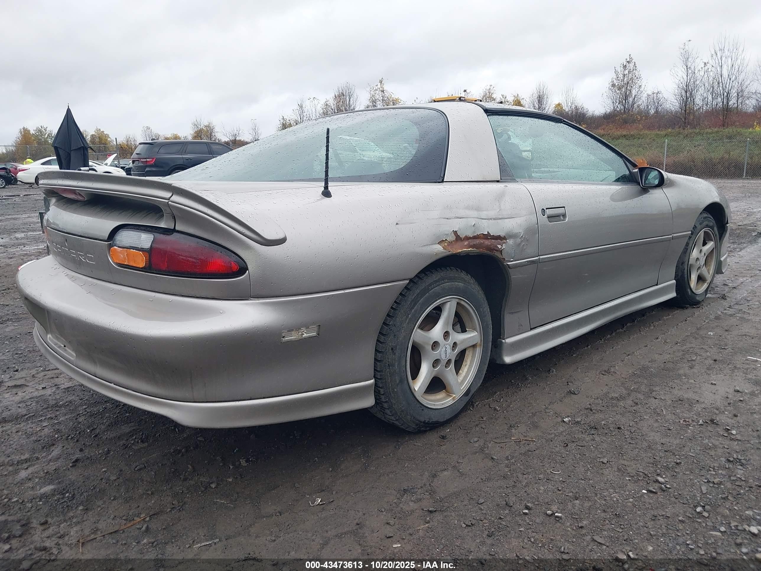 1999 Chevrolet Camaro   Желто-коричневый vin: 2G1FP22K9X2104522