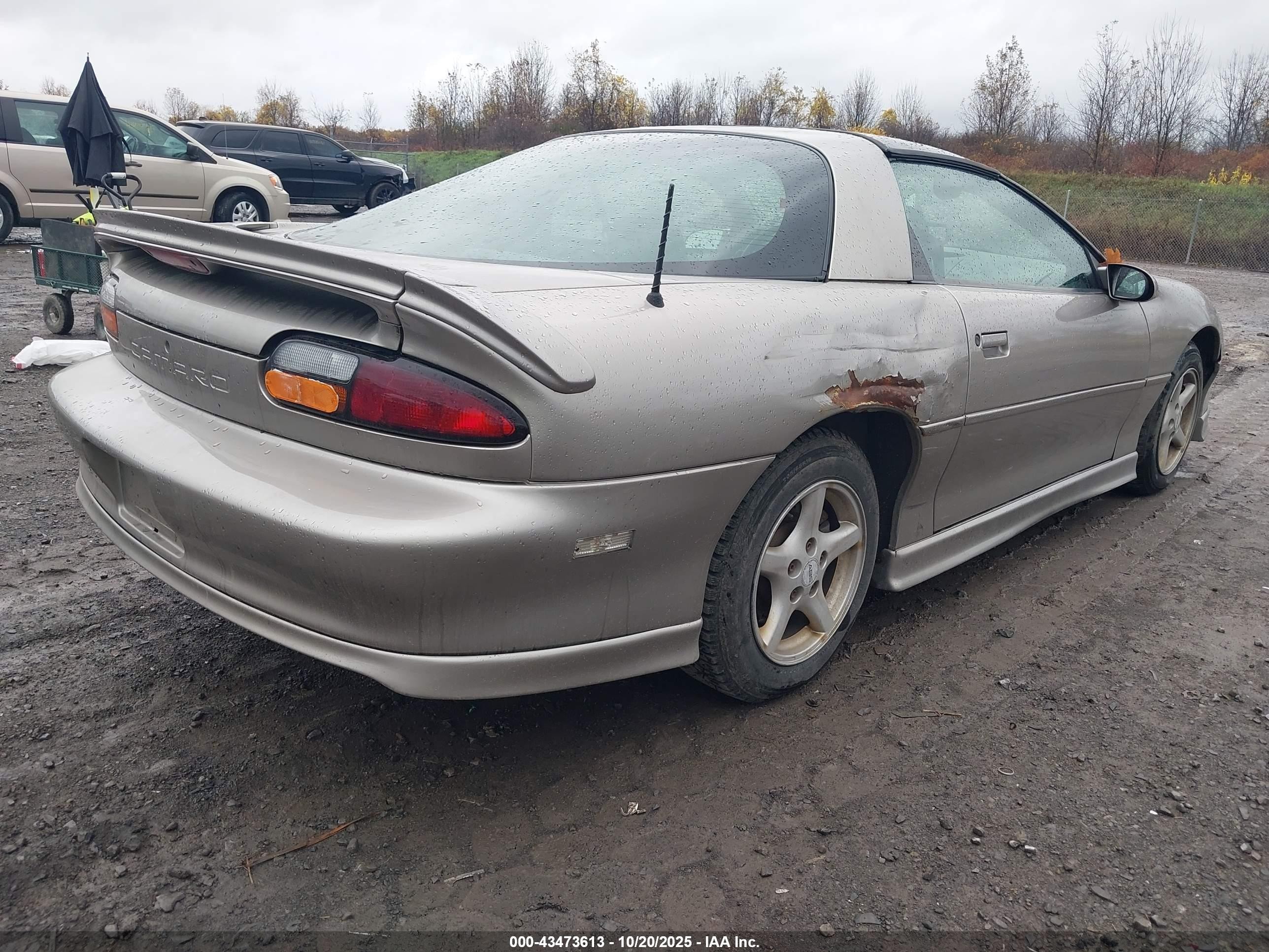 1999 Chevrolet Camaro   Желто-коричневый vin: 2G1FP22K9X2104522