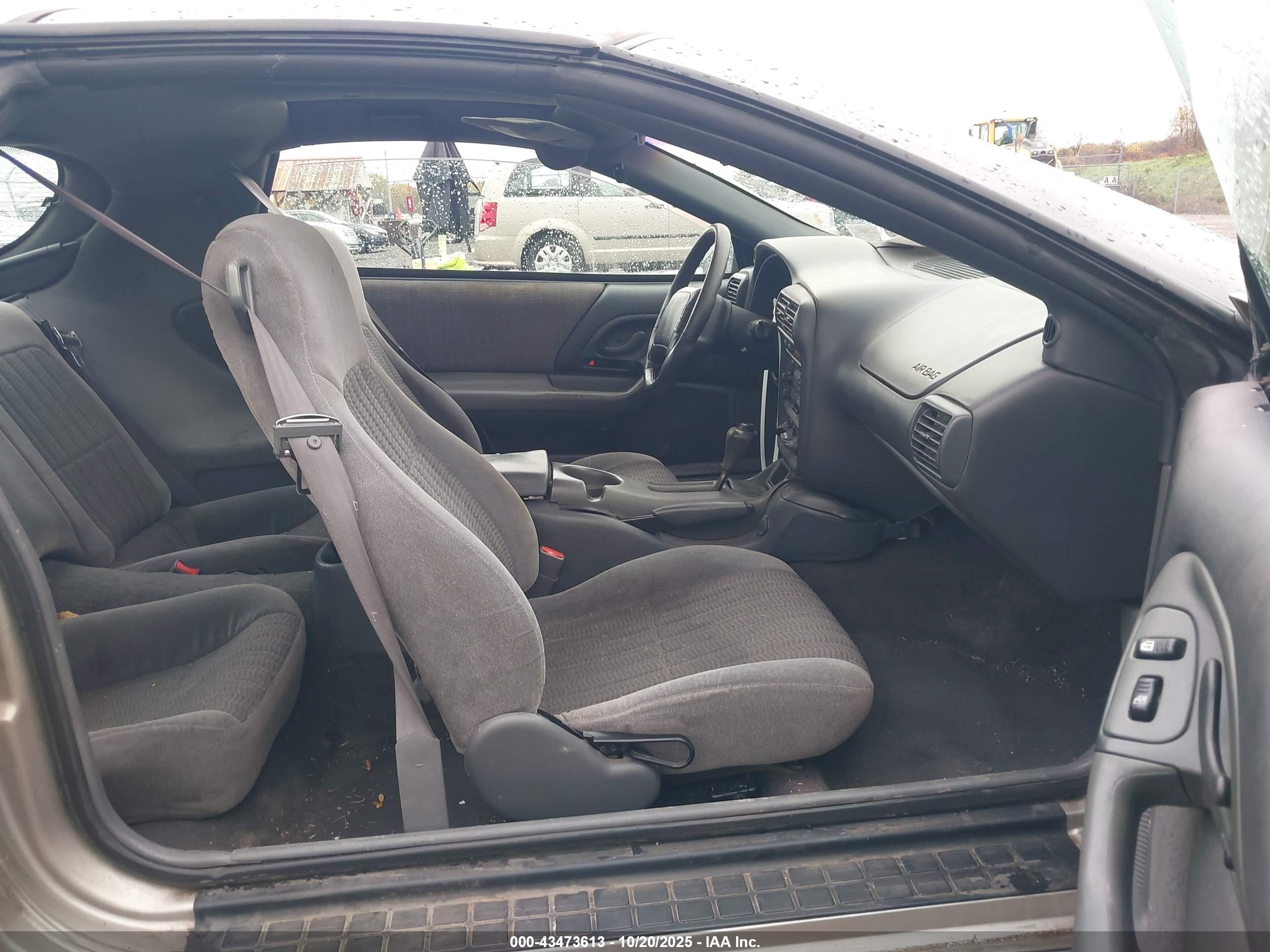 1999 Chevrolet Camaro   Желто-коричневый vin: 2G1FP22K9X2104522