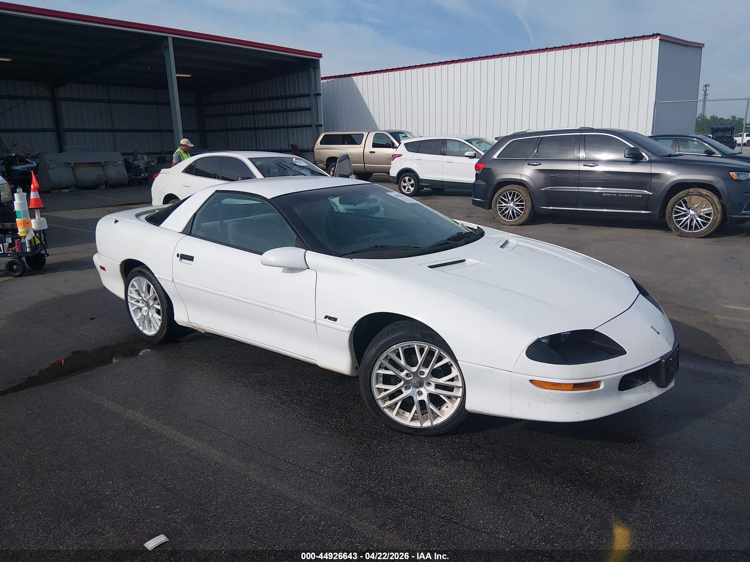 1997 Chevrolet Camaro   White vin: 2G1FP22KXV2111461