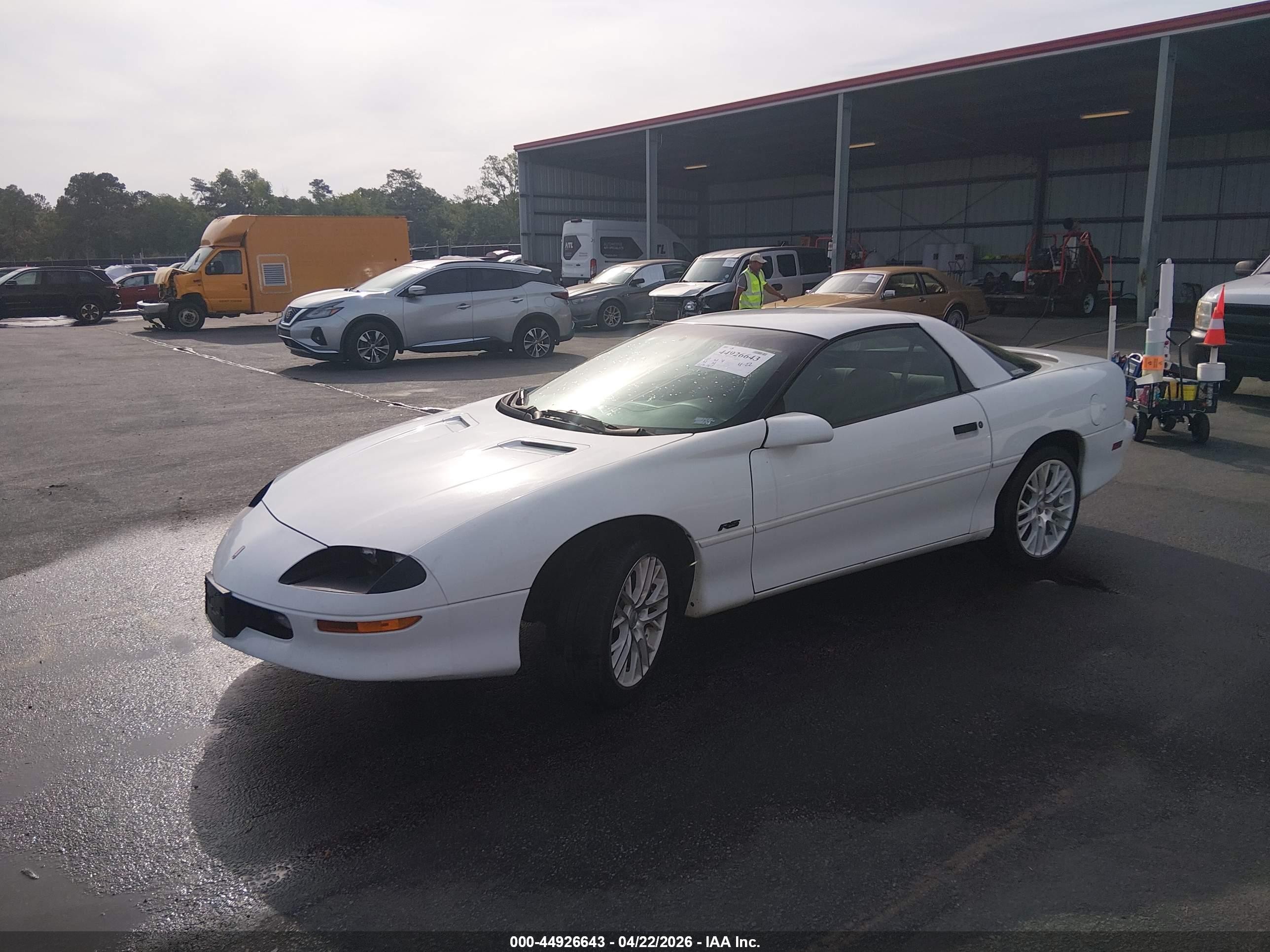 1997 Chevrolet Camaro   White vin: 2G1FP22KXV2111461