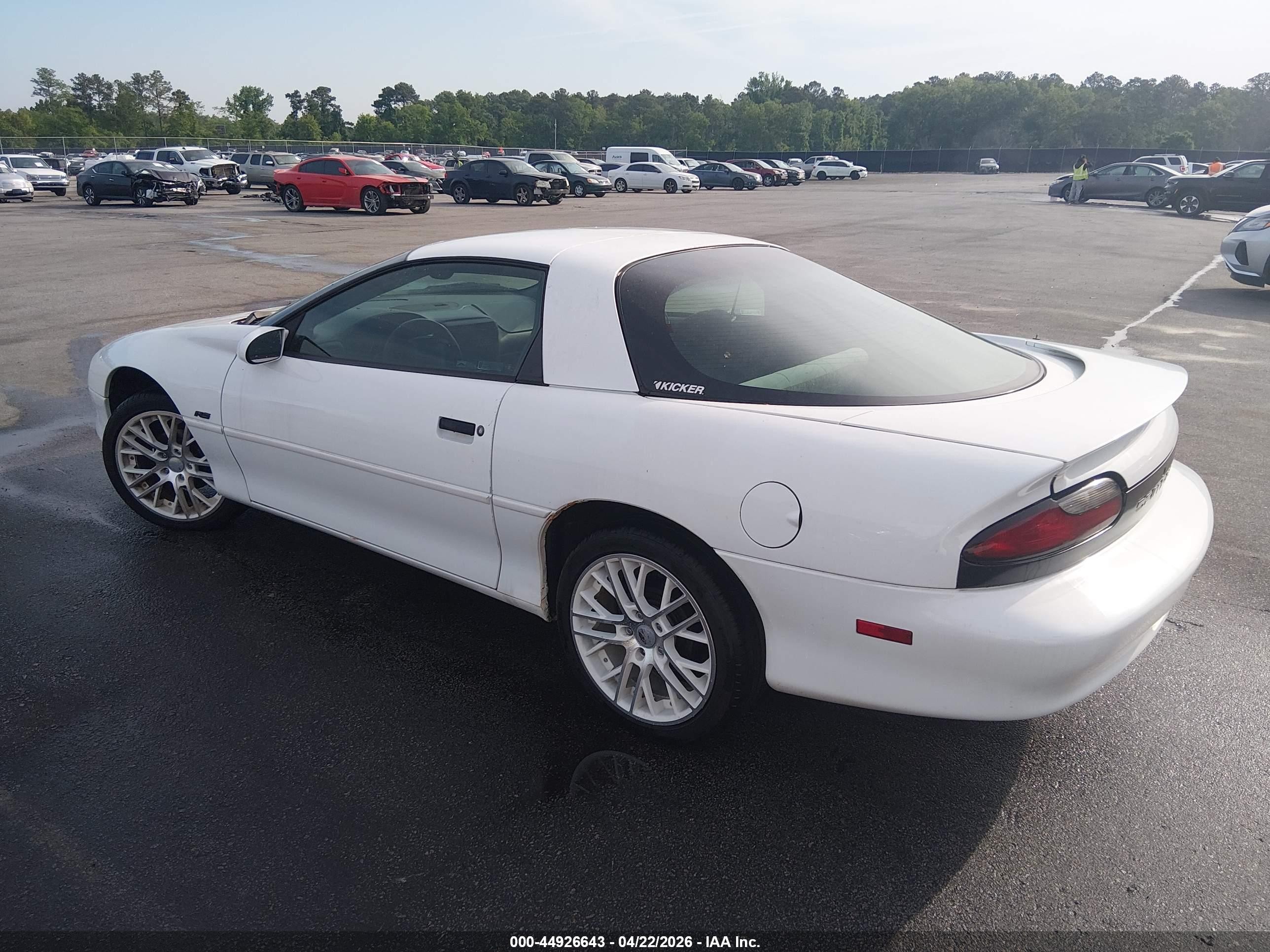 1997 Chevrolet Camaro   White vin: 2G1FP22KXV2111461