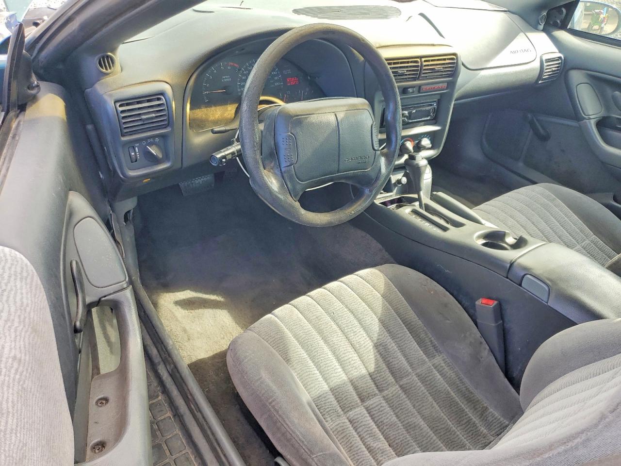 1997 Chevrolet Camaro Base Green vin: 2G1FP22KXV2122590