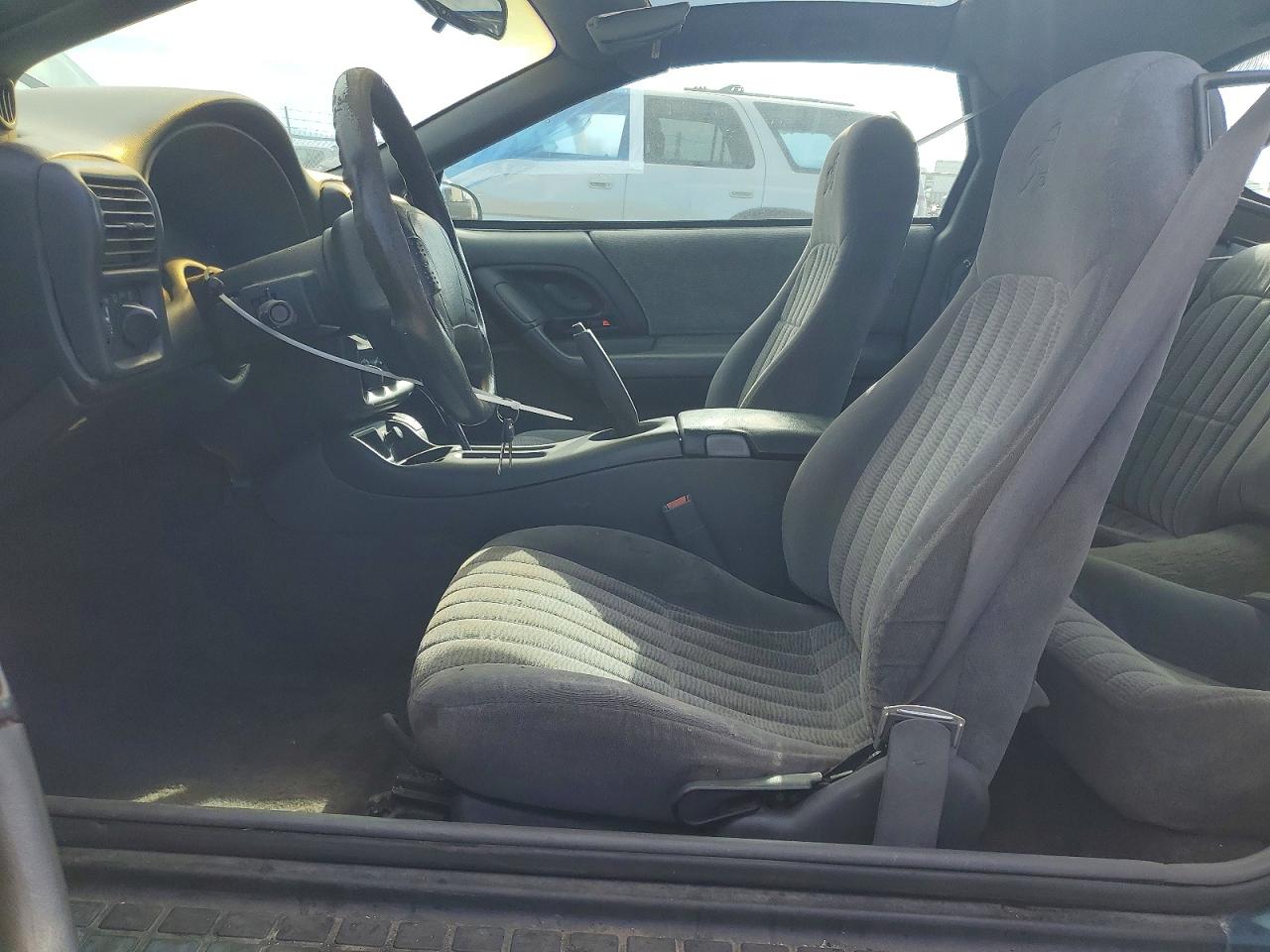1997 Chevrolet Camaro Base Green vin: 2G1FP22KXV2122590