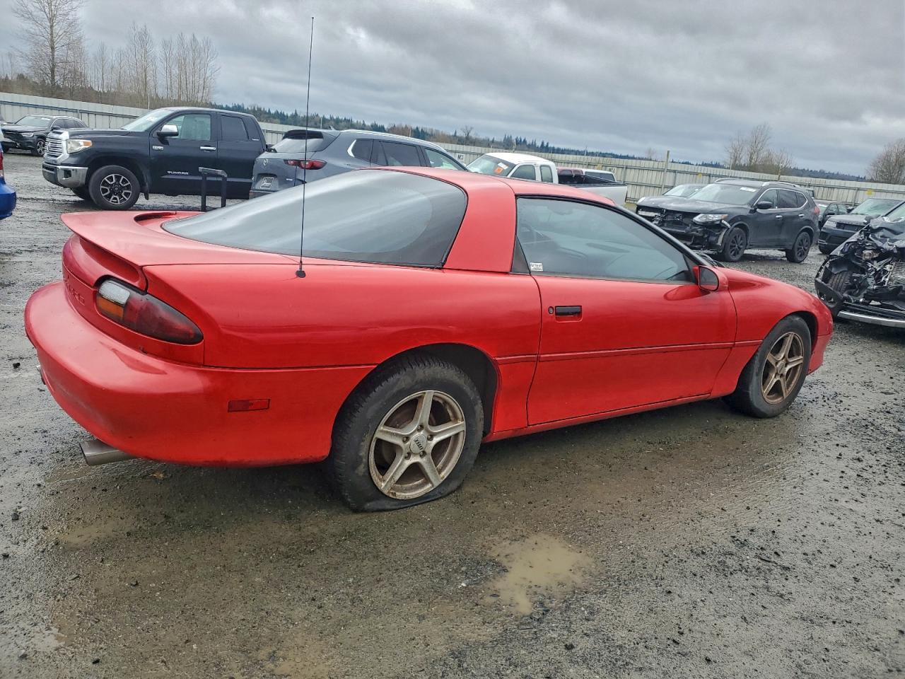 1997 Chevrolet Camaro Base Красный vin: 2G1FP22KXV2130821
