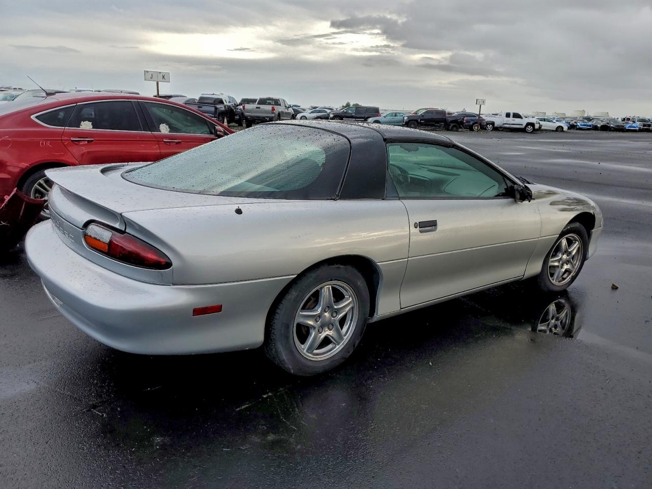 1997 Chevrolet Camaro Base Silver vin: 2G1FP22KXV2143486