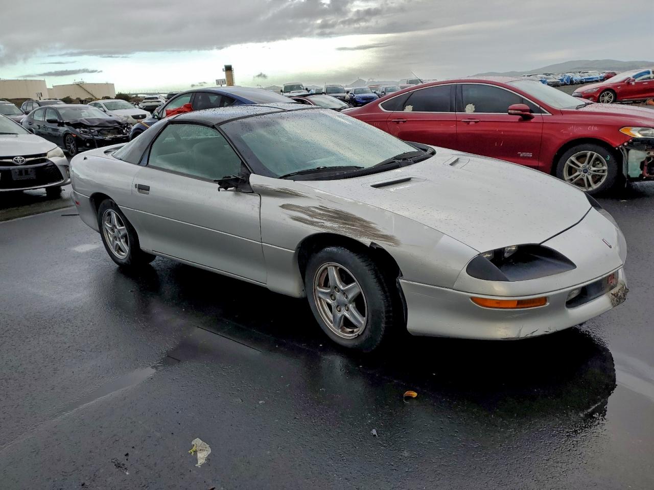 1997 Chevrolet Camaro Base Silver vin: 2G1FP22KXV2143486