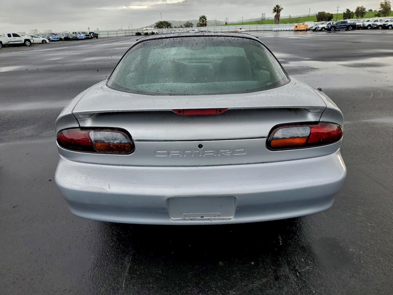 1997 Chevrolet Camaro Base Silver vin: 2G1FP22KXV2143486