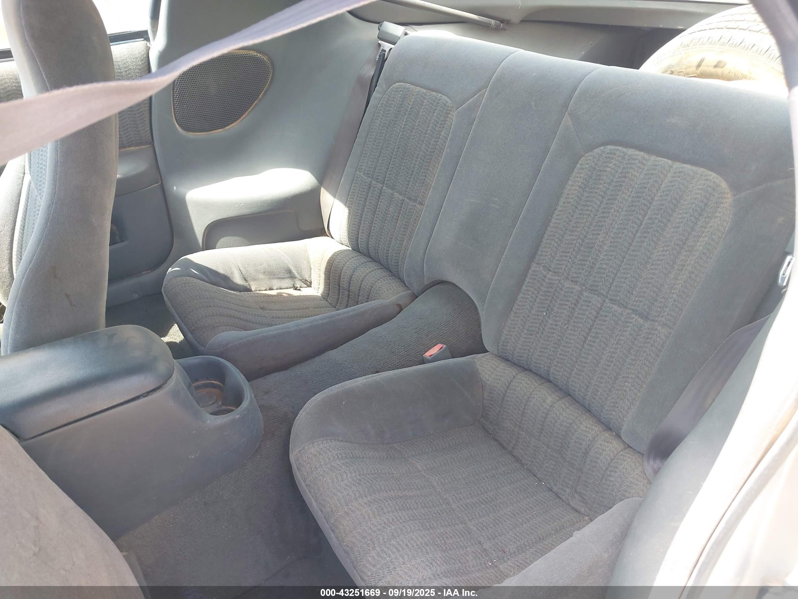 1998 Chevrolet Camaro   Silver vin: 2G1FP22KXW2106066