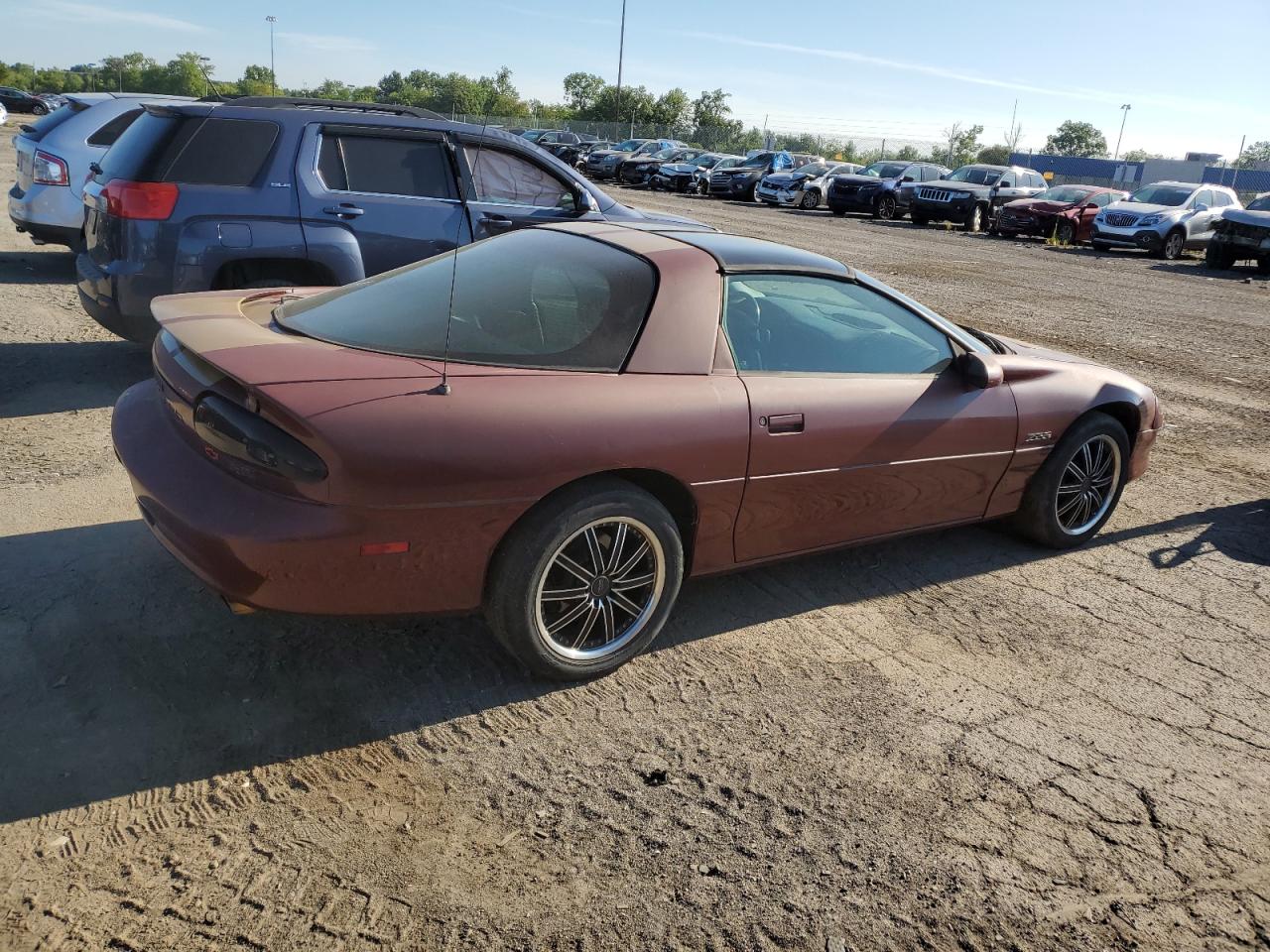 1997 Chevrolet Camaro Z28 Burgundy vin: 2G1FP22P0V2115952