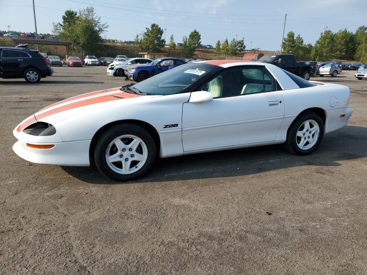 1997 Chevrolet Camaro Z28 White vin: 2G1FP22P1V2106192