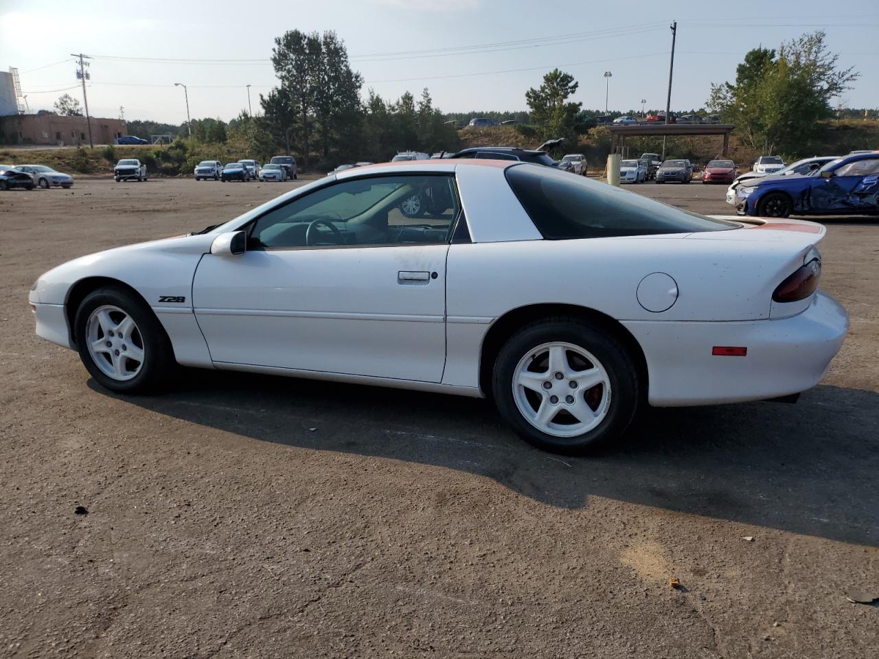 1997 Chevrolet Camaro Z28 White vin: 2G1FP22P1V2106192