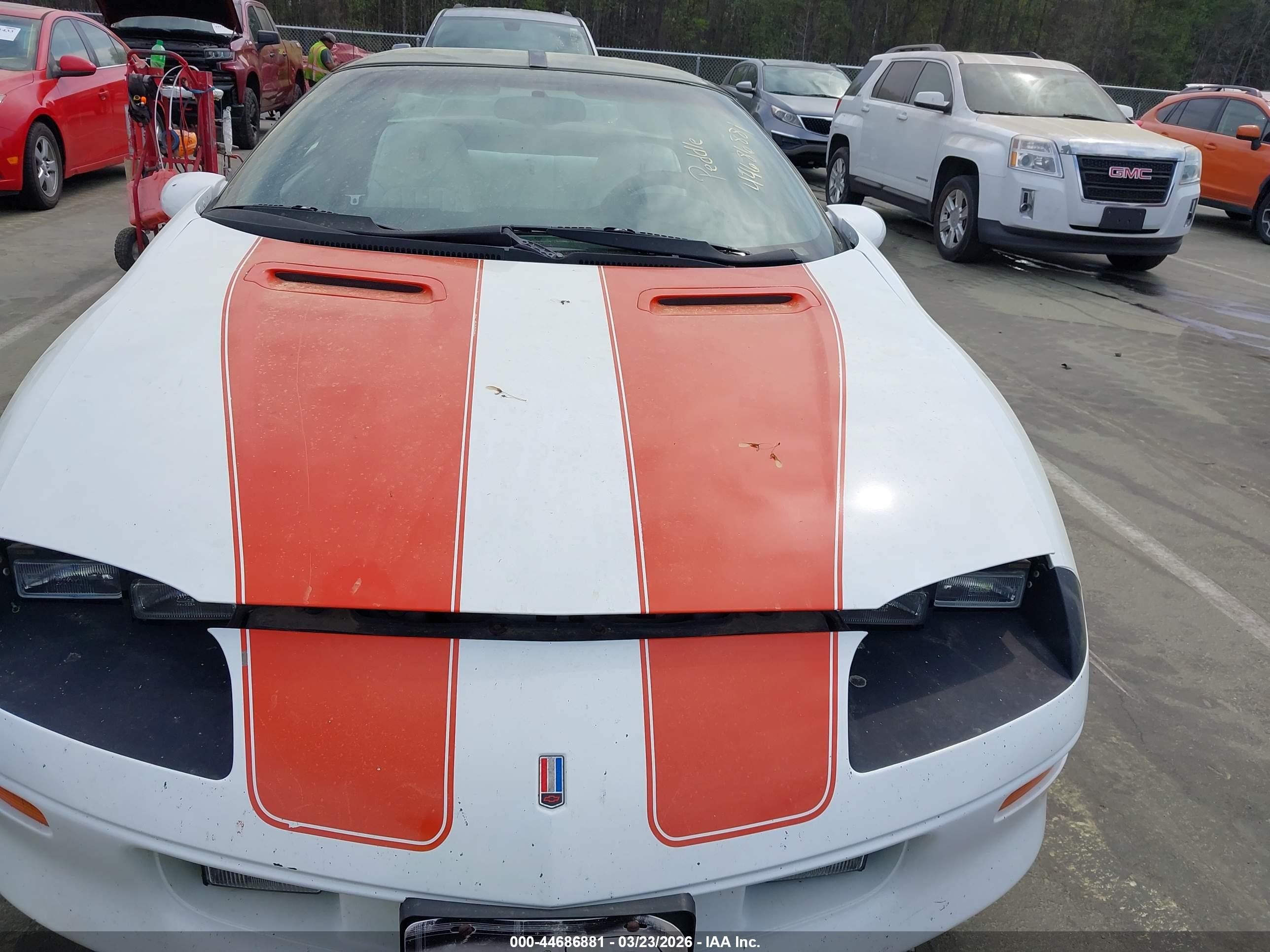 1997 Chevrolet Camaro Z28 White vin: 2G1FP22P2V2111000