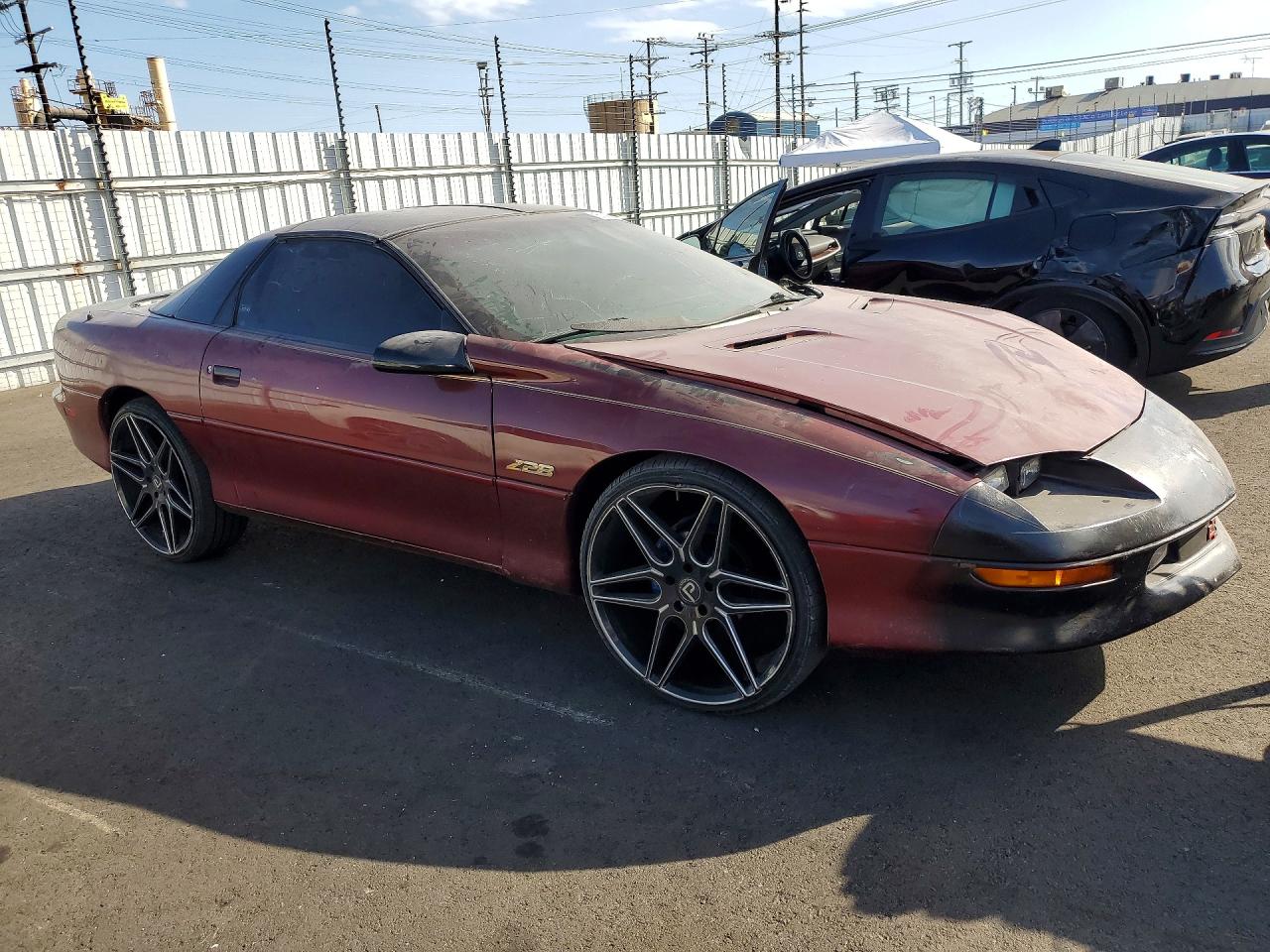 1995 Chevrolet Camaro Z28 Burgundy vin: 2G1FP22PXS2131636
