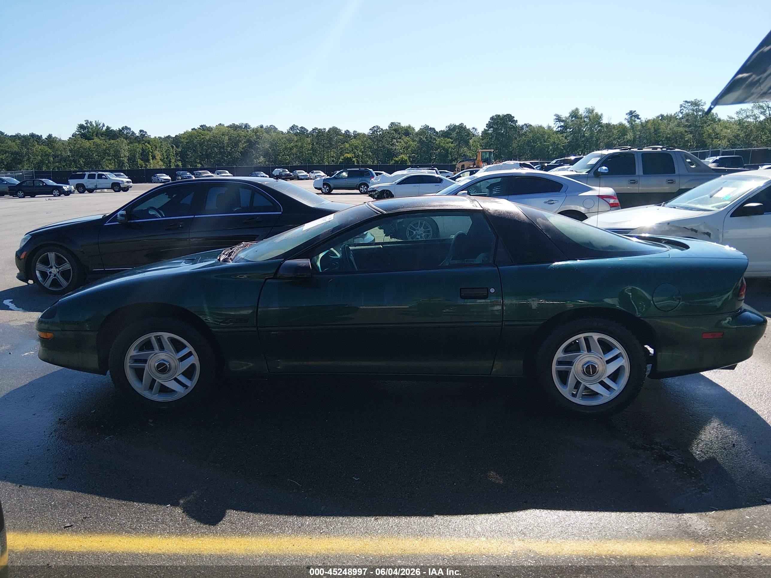 1995 Chevrolet Camaro Z28 Green vin: 2G1FP22PXS2226620