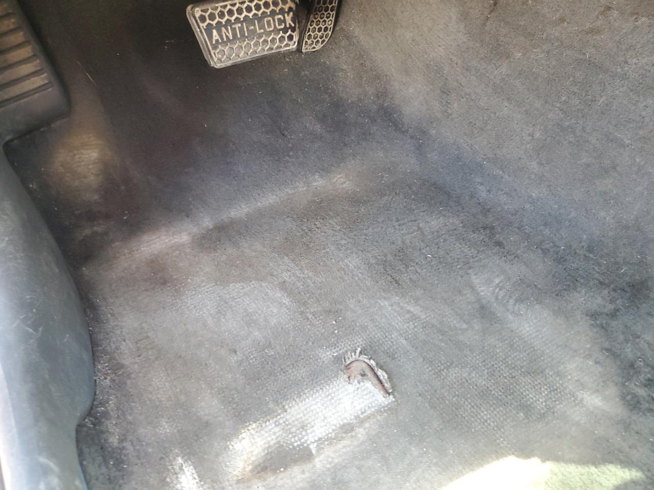 1997 Chevrolet Camaro Z28 Red vin: 2G1FP22PXV2145976 Damage: Left Front Carpet, Worn, Acceptable