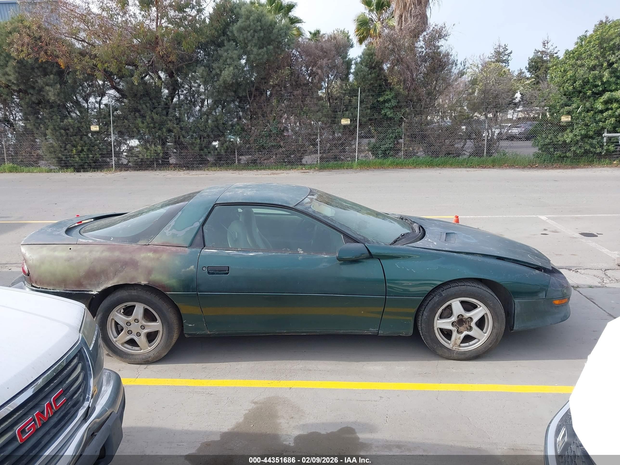 1997 Chevrolet Camaro Special Services Green vin: 2G1FP22PXV2151079