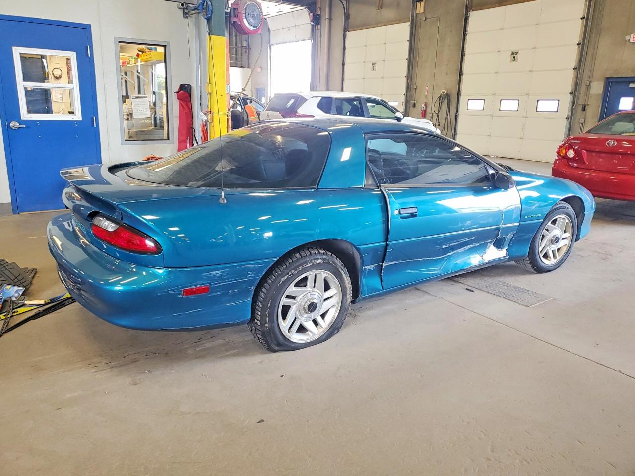 1994 Chevrolet Camaro Blue vin: 2G1FP22S1R2215181