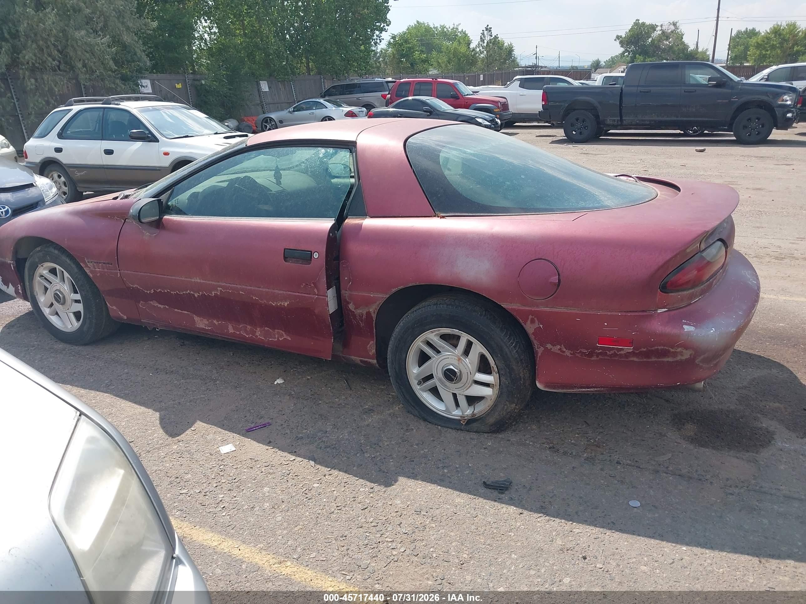 1993 Chevrolet Camaro   Фиолетовый vin: 2G1FP22S9P2137861