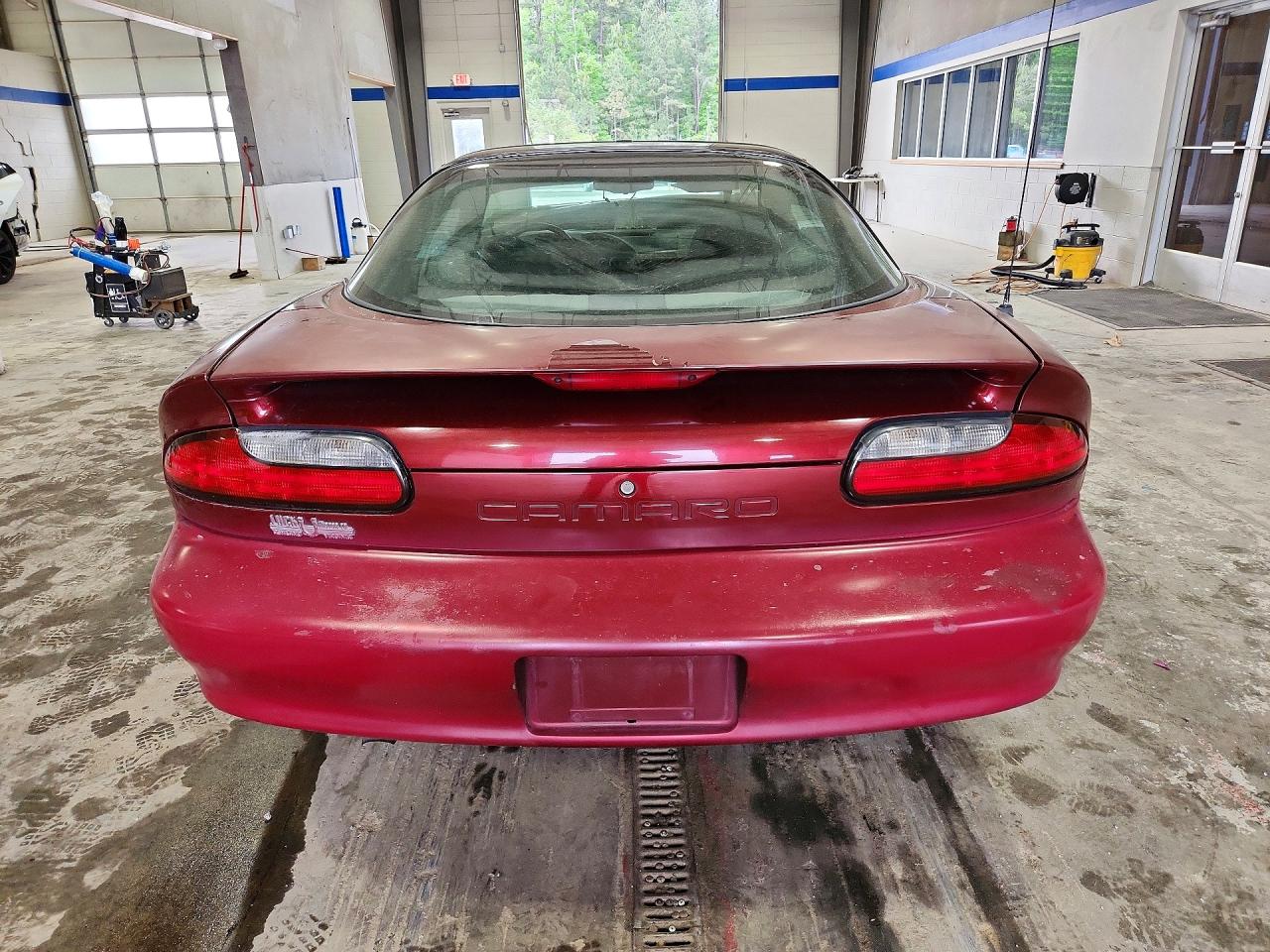 1994 Chevrolet Camaro Burgundy vin: 2G1FP22SXR2193956