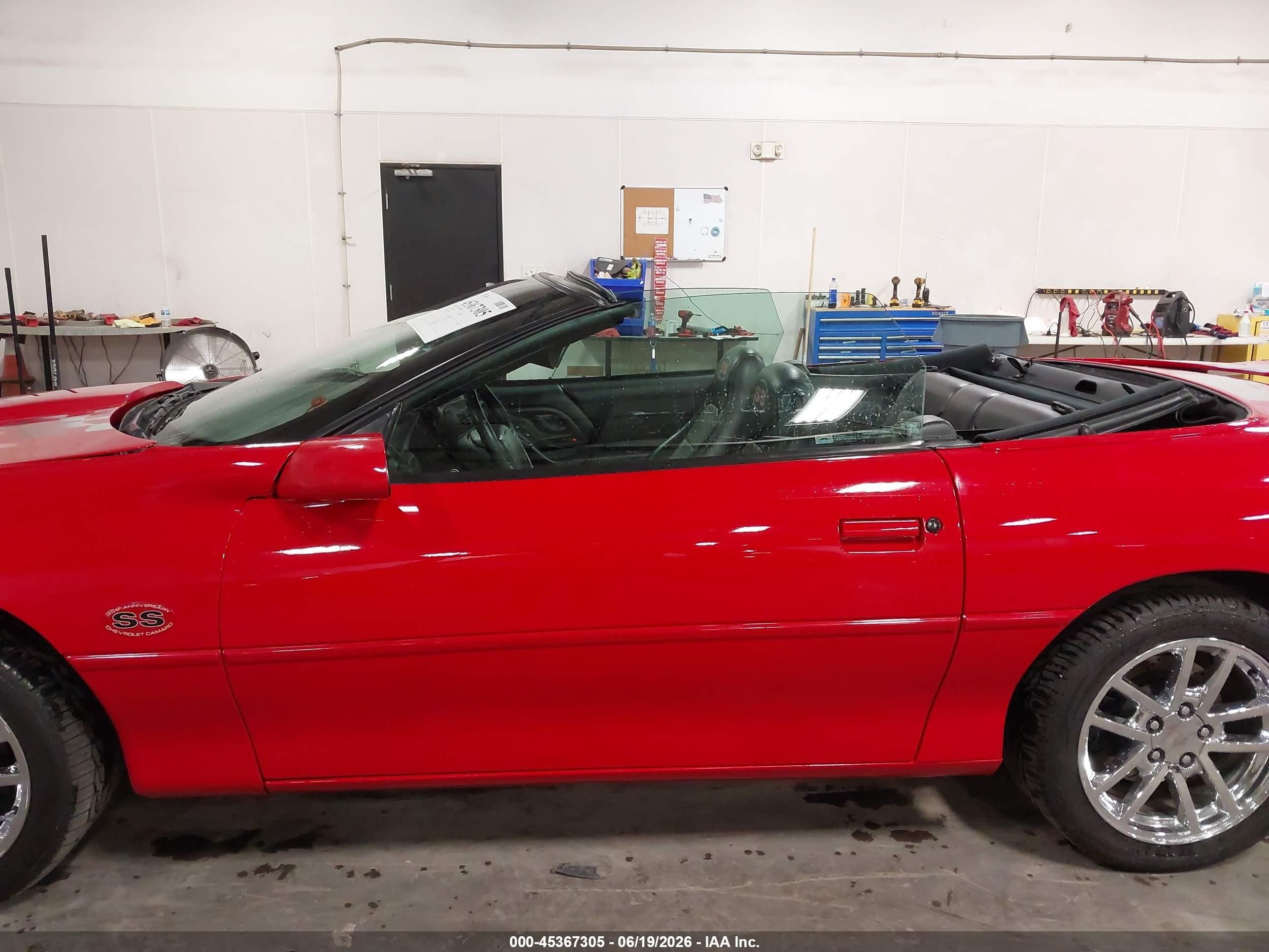 2002 Chevrolet Camaro Z28 Red vin: 2G1FP32G122158715
