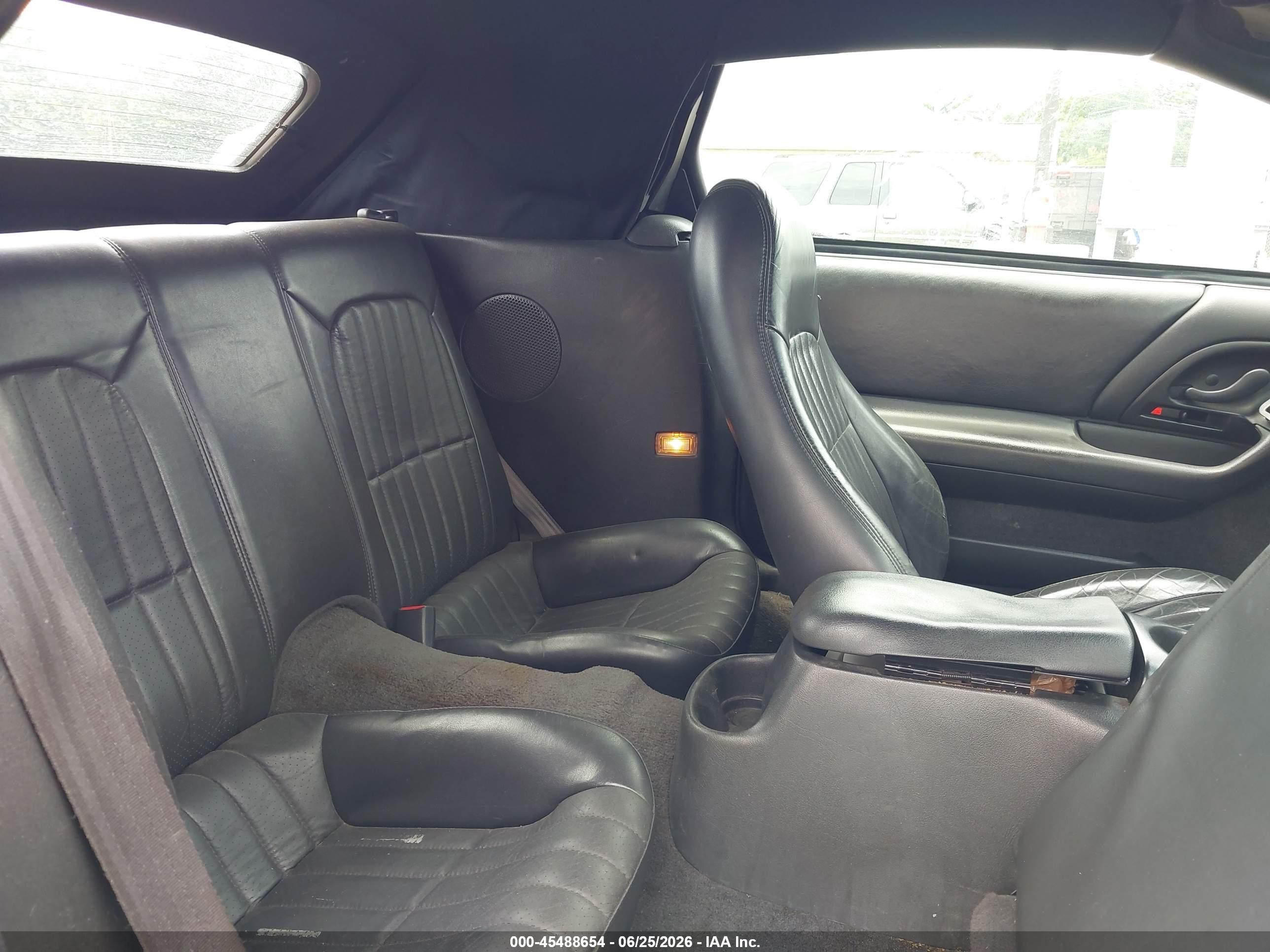 2001 Chevrolet Camaro Z28 Red vin: 2G1FP32G312147049