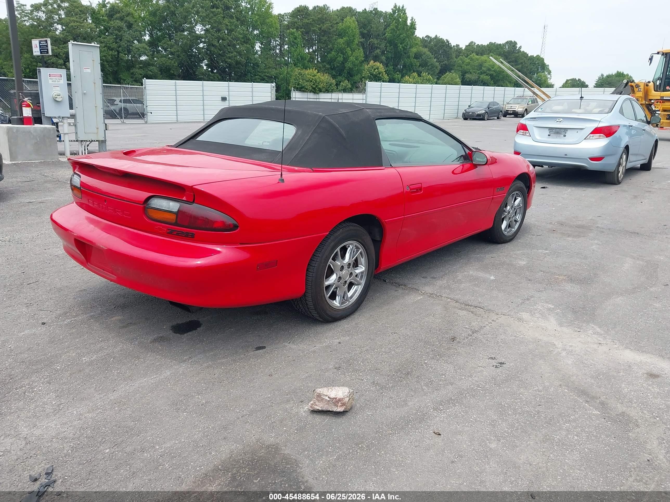 2001 Chevrolet Camaro Z28 Red vin: 2G1FP32G312147049